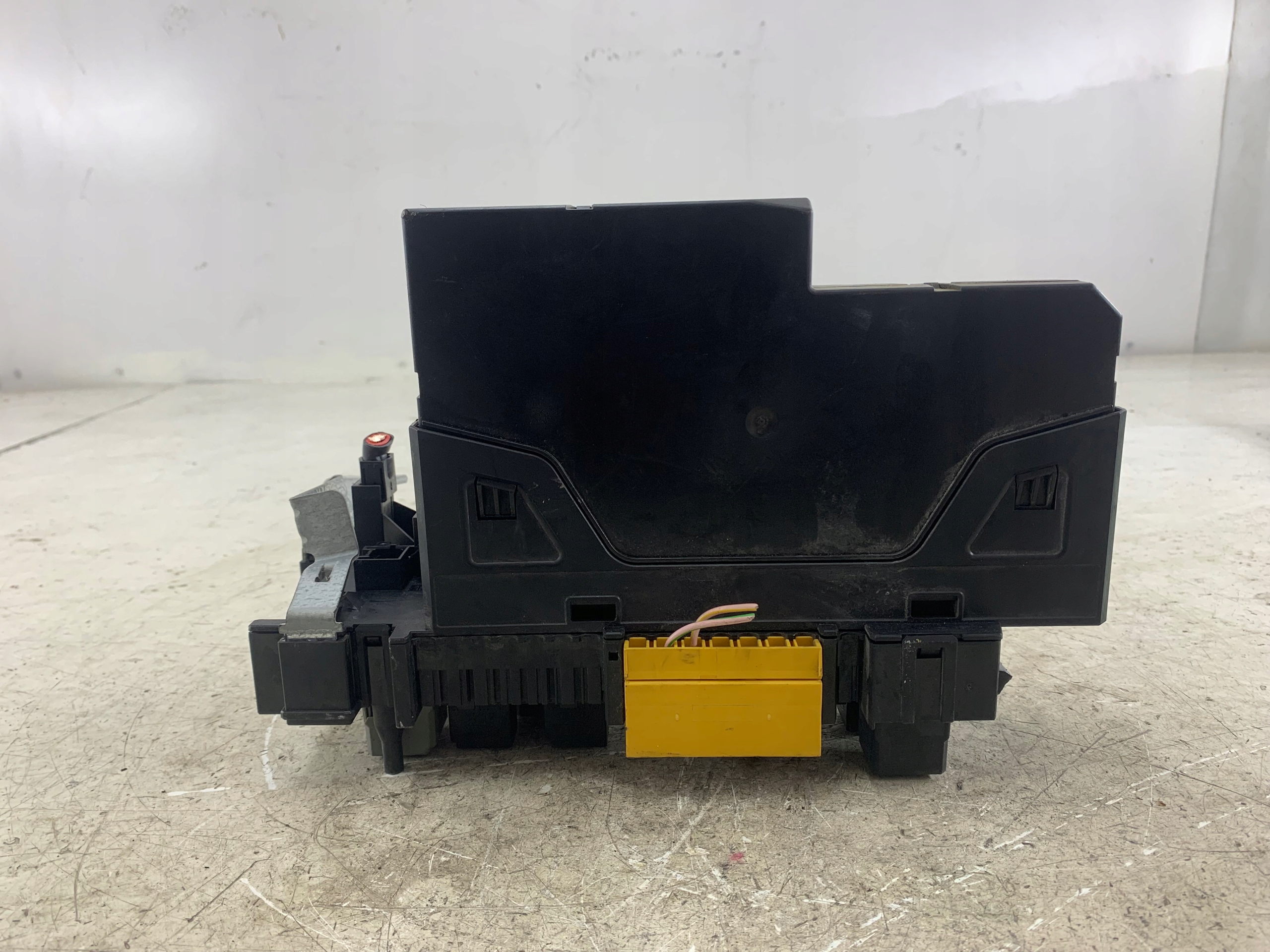 MERCEDES W204 module control unit SAM 2045458801