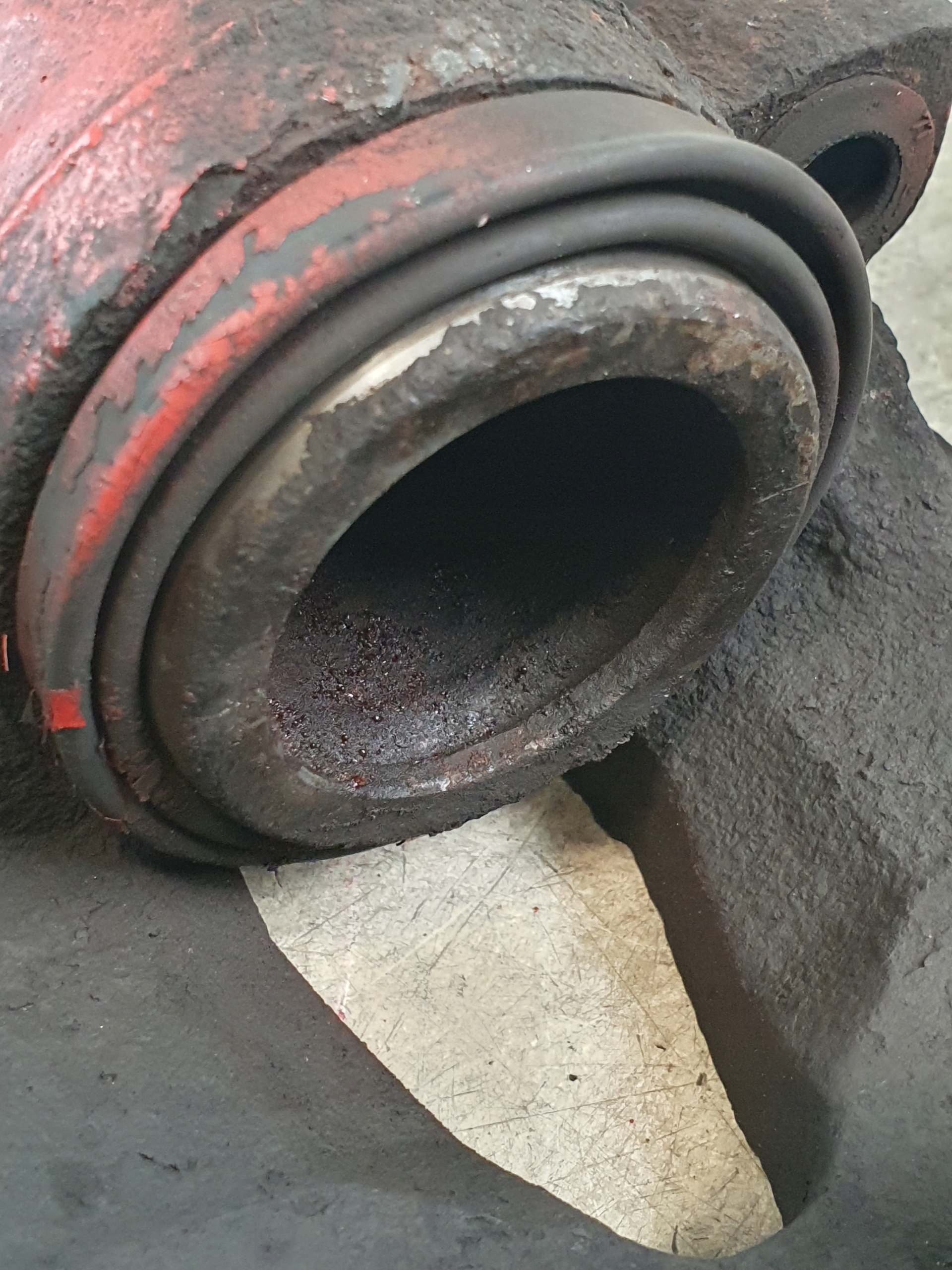 caliper brake left front VOLKSWAGEN BORA 1.6B 00r.