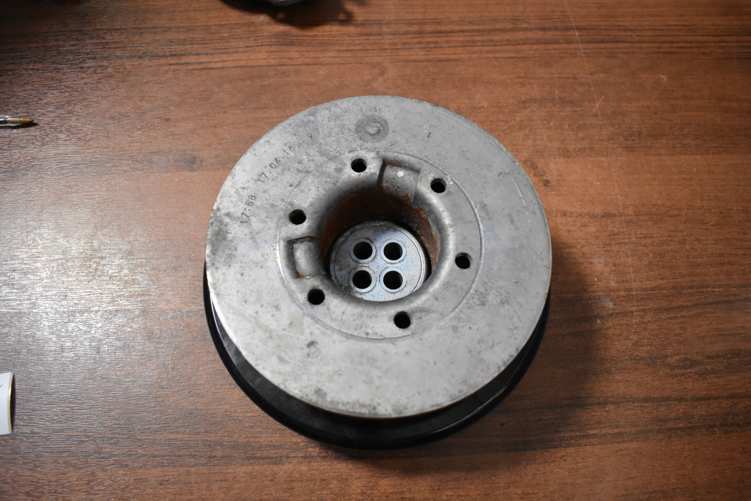 IDEALNE pulley TLUMIK DRGAN BMW 1