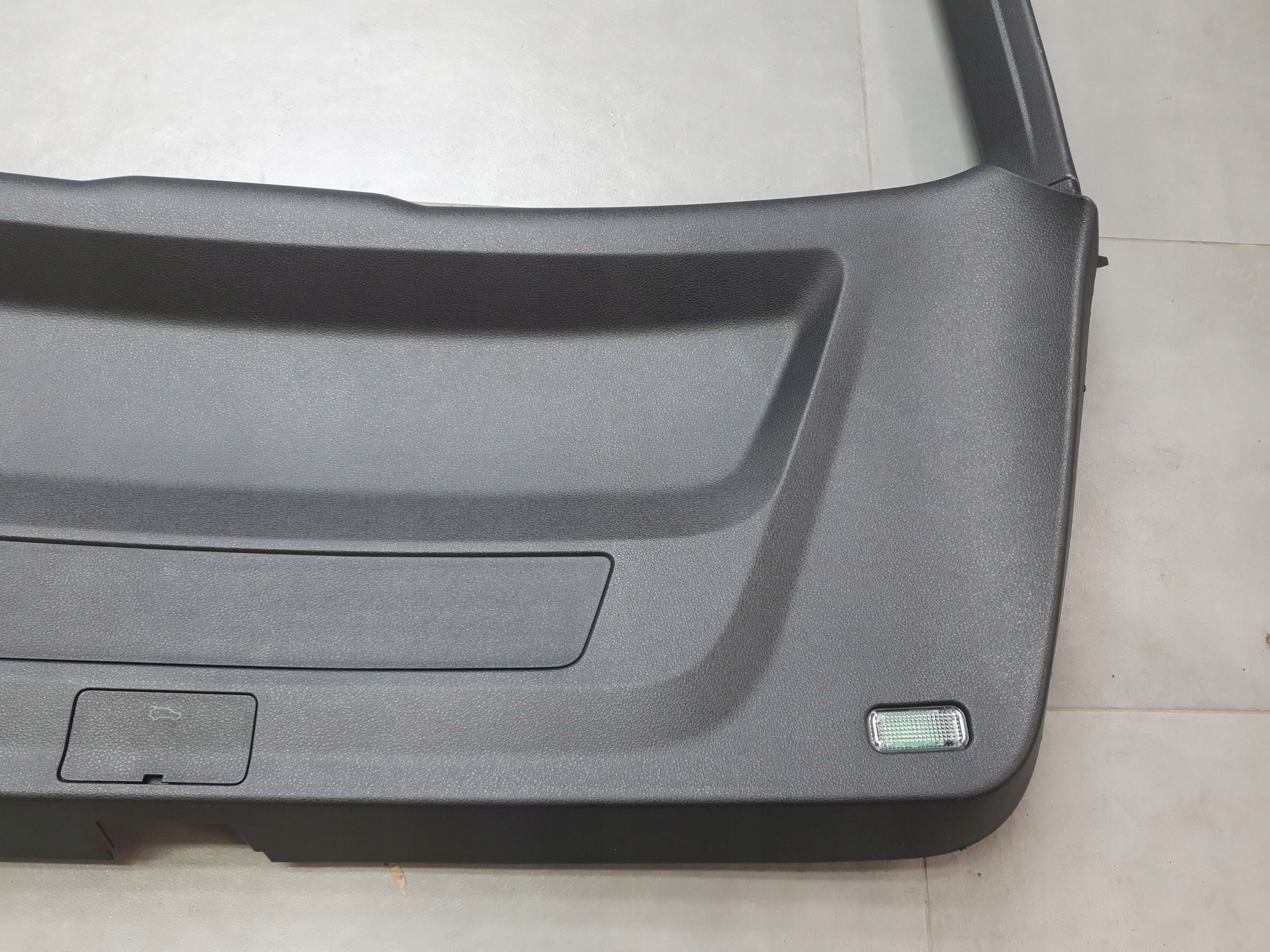 Audi Q8 plastics covers bonnet boot upholstery 4M8867973