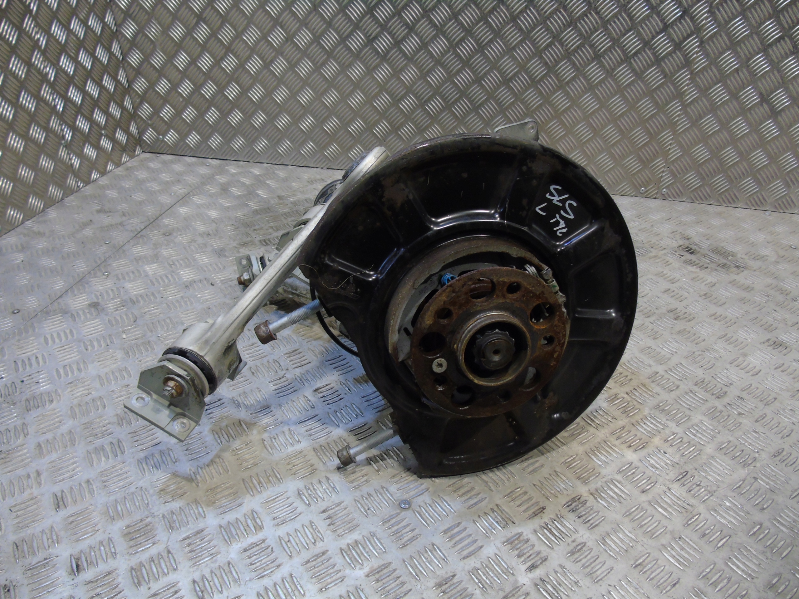 IDEAL.KPL.ACHSTRÄGER LINKS HECK MERCEDES SLS W197 1