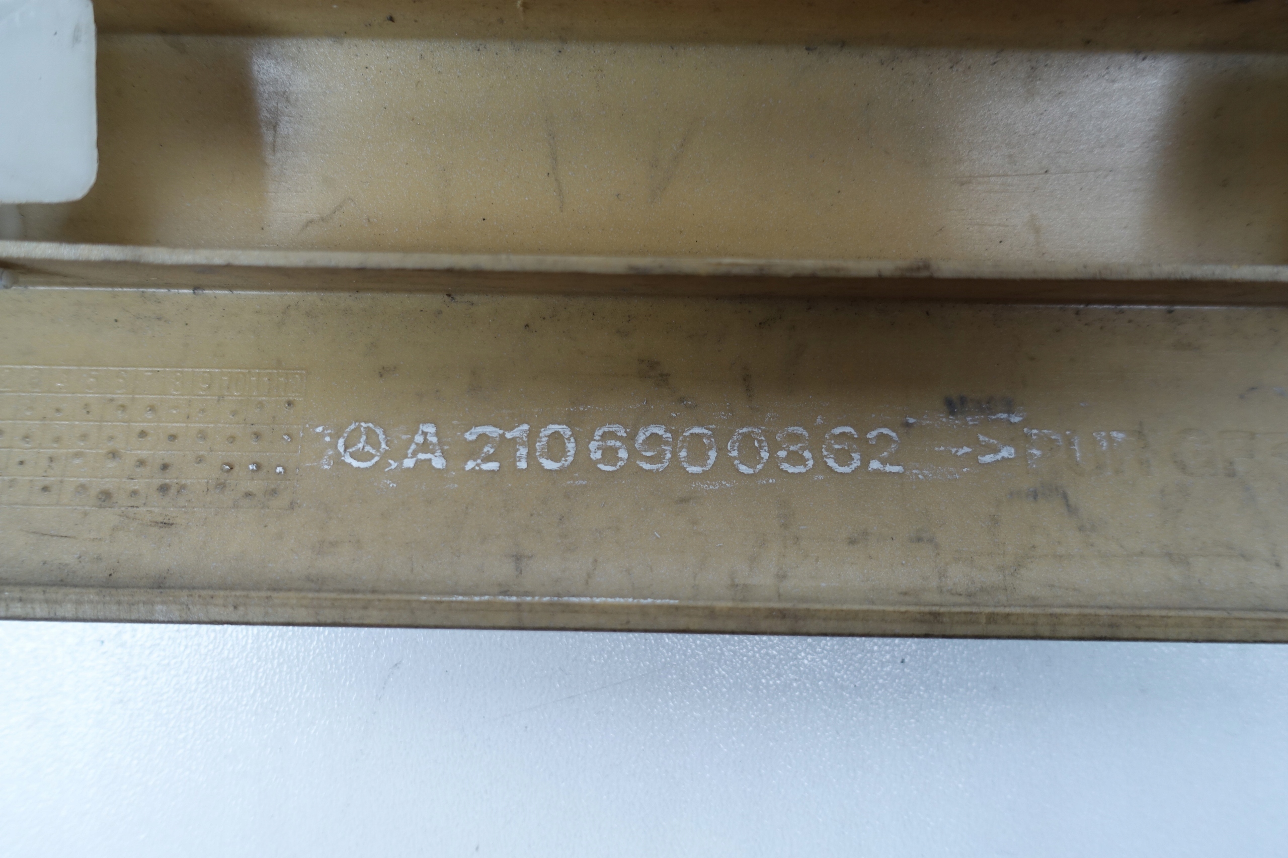 moulding door right rear part rear MERCEDES E W210