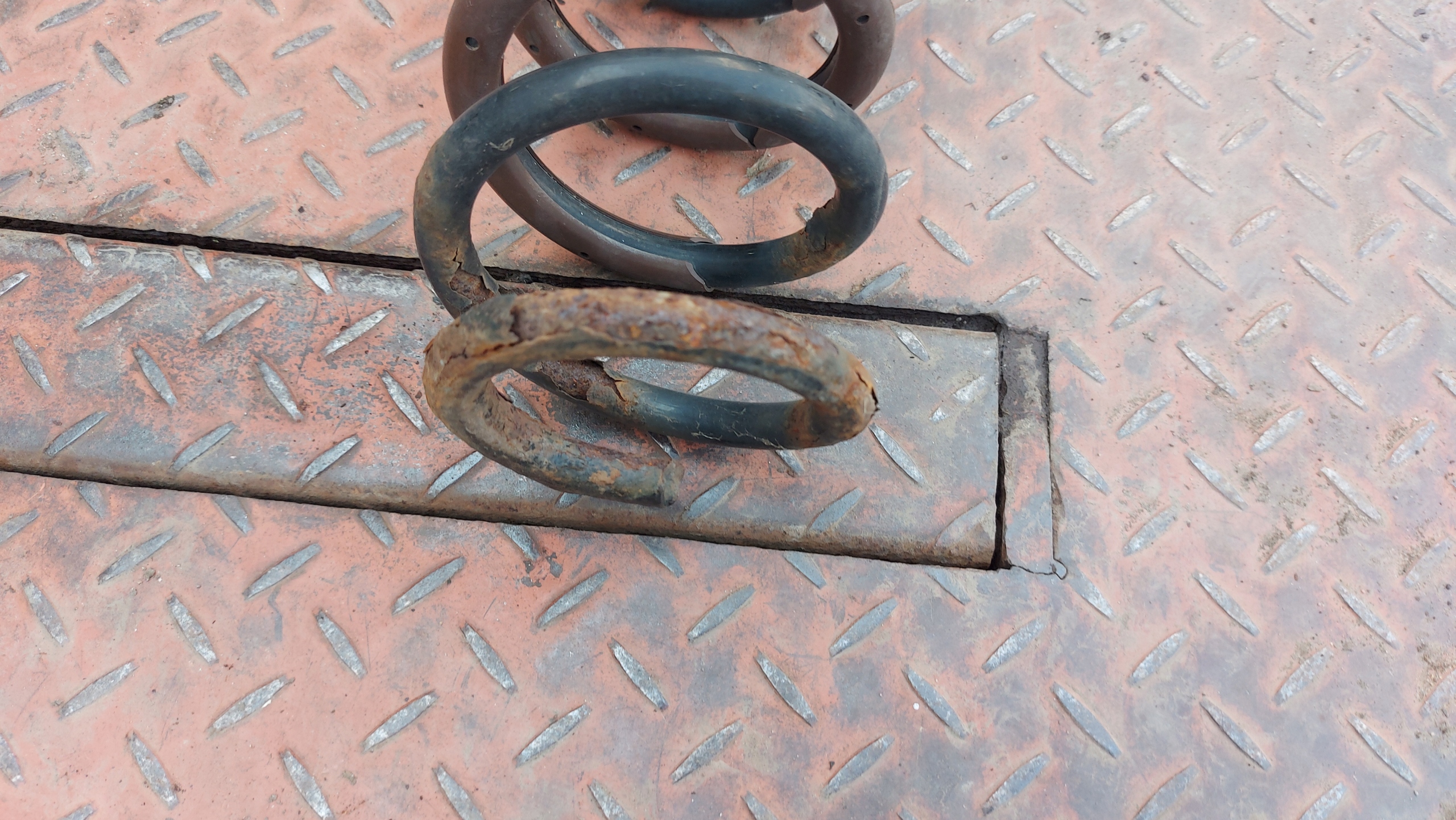 spring springs right left rear part rear LEXUS IS 220D IS200 IS220 05