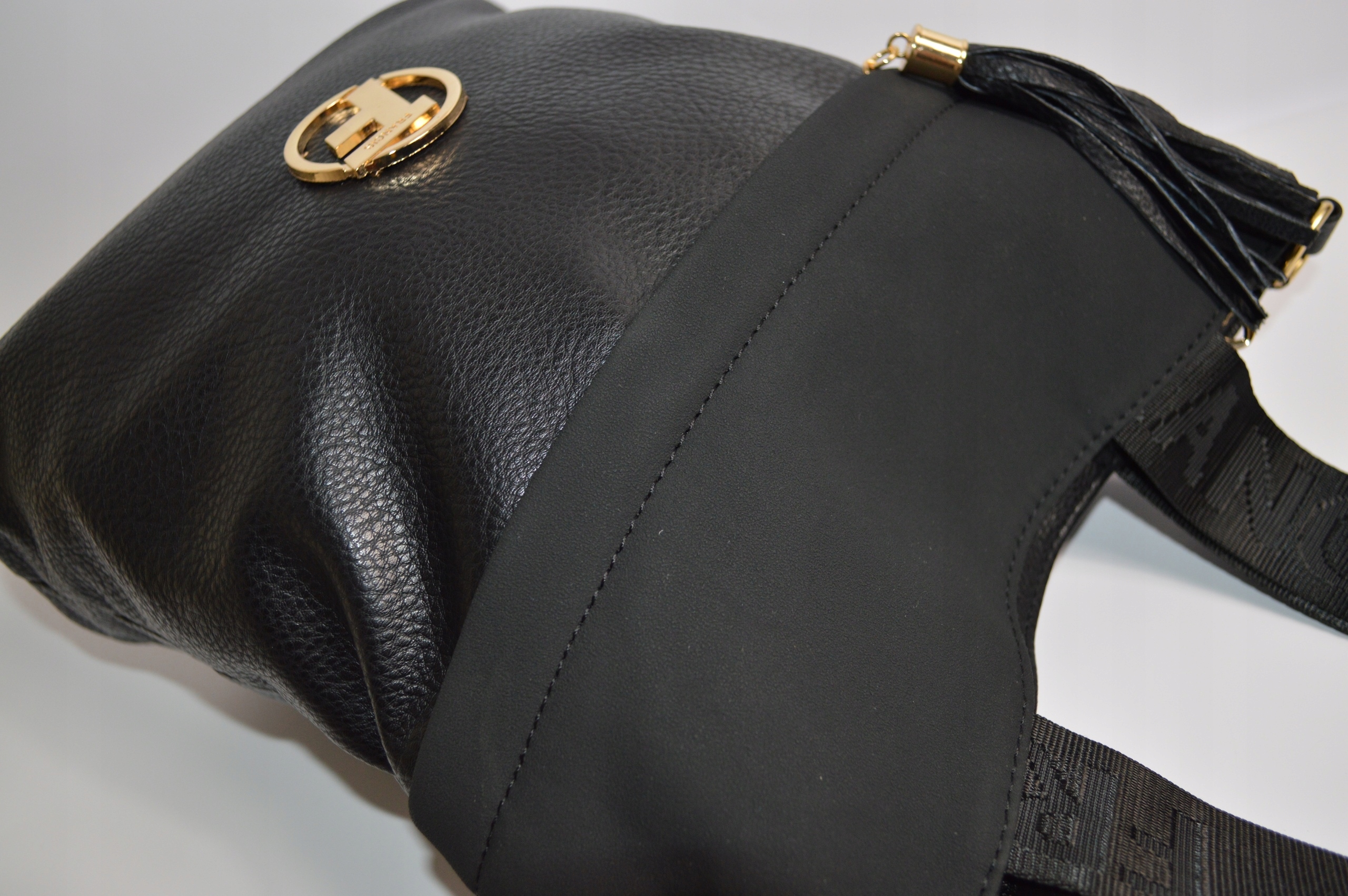 ŚREDNIA TOREBKA DAMSKA LISTONOSZKA SHOPPER DO RĘKI NA RAMIĘ Materiał dominujący skóra ekologiczna