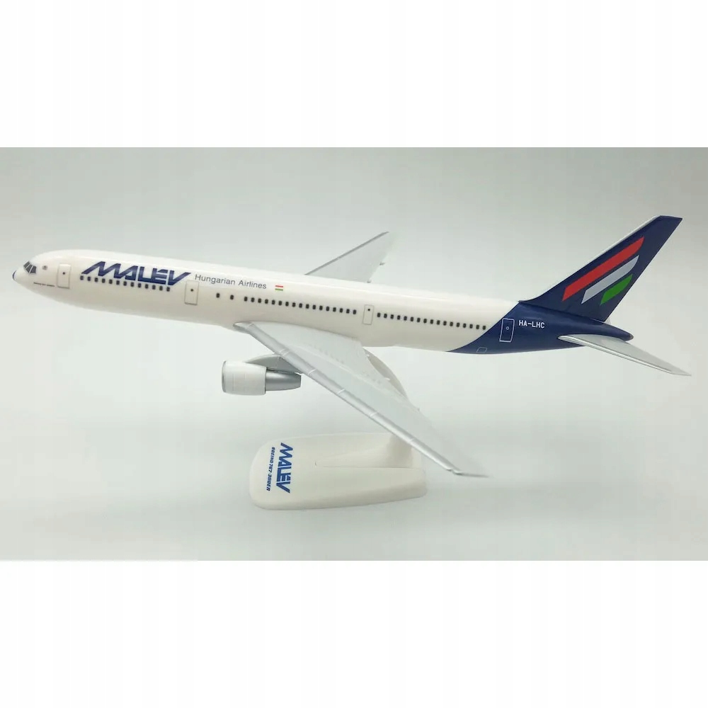 Model Boeing B767 Malev