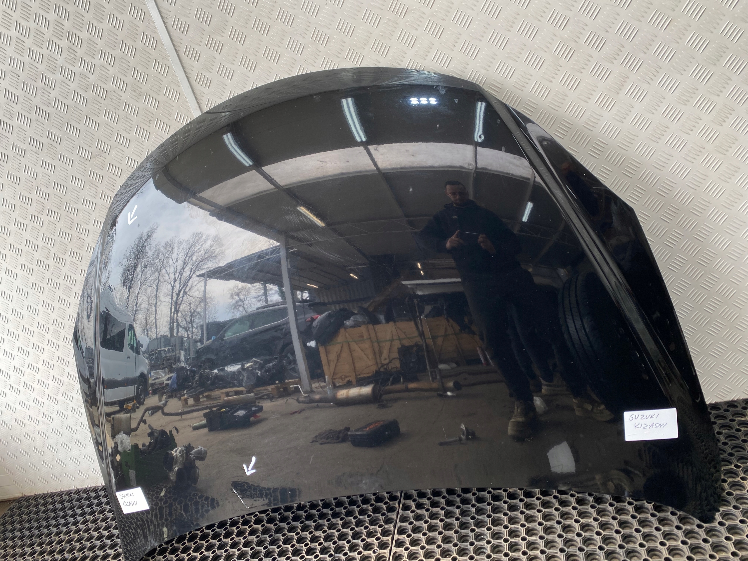 SUZUKI KIZASHI 09-14 bonnet front colour ZMV original