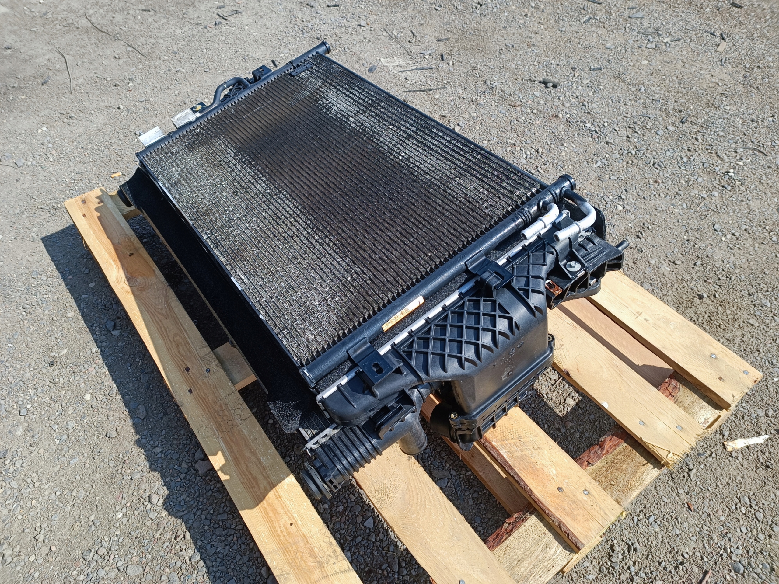chladič ventilátor intercooler chladiče Ford Flex 3.5 Ecoboost 2013