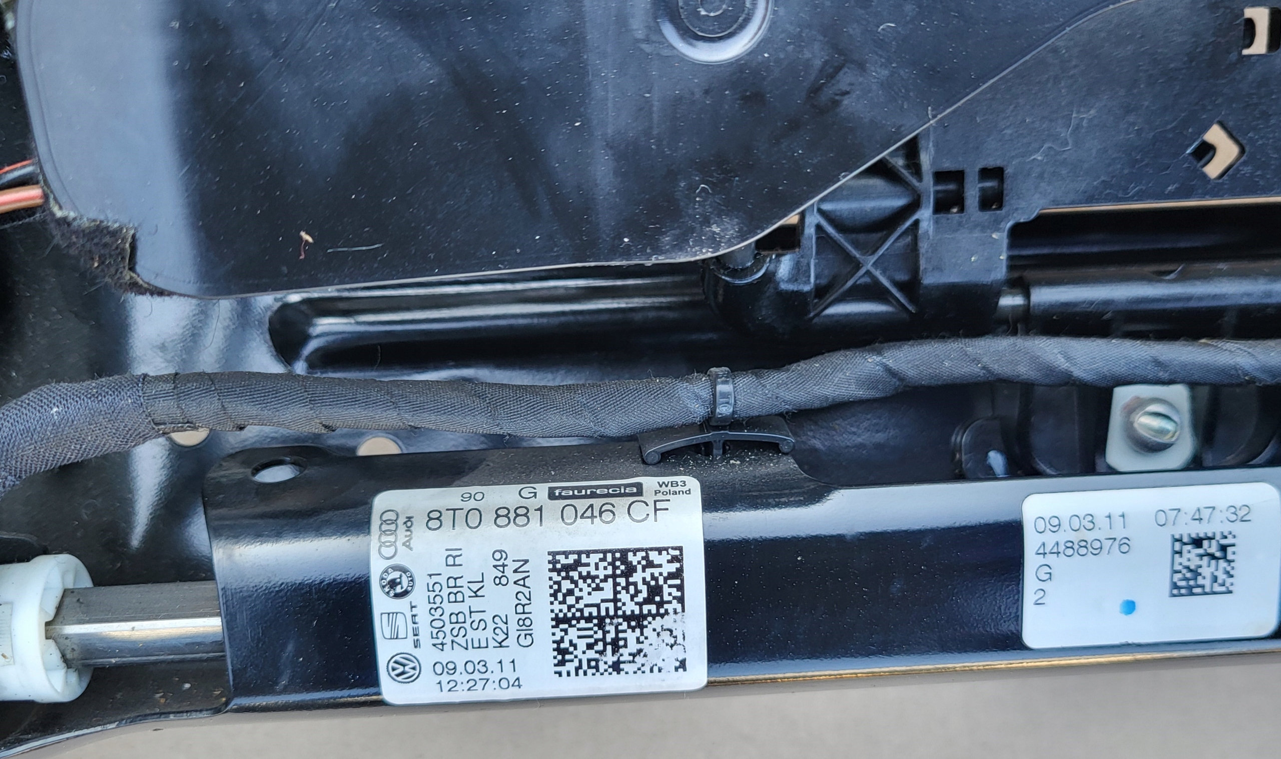 Support Console OPARCIA Siège Droit R AUDI A5 8F CABRIOLET OE EU