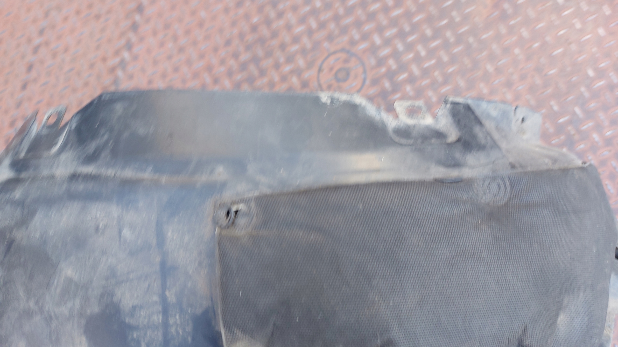 mudguard right front TOYOTA AVENSIS T27 08-18