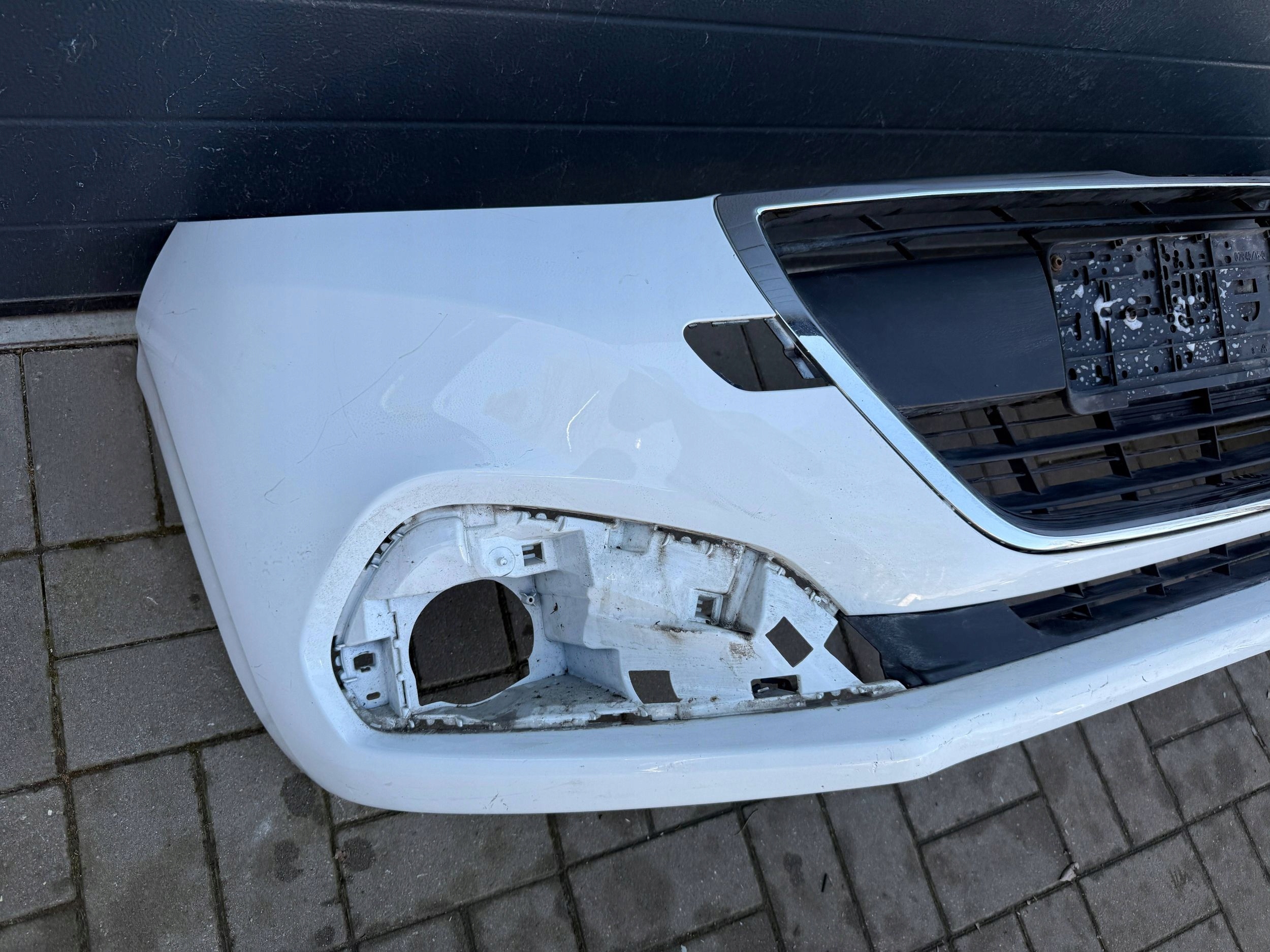 Peugeot 208 15- Lift bumper front front