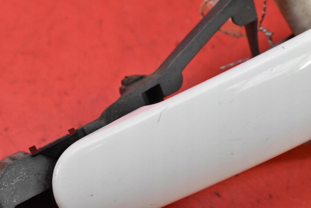 handle left front front BIALA 5J0837885 SKODA FABIA 2 II 5J 07-10