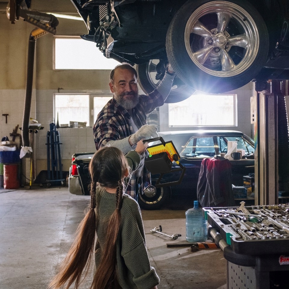 HALOGEN LED ROBOCZY BUDOWLANY 30W AKUMULATOROWY PRZENOŚNY MOCNY JASNY KABEL Szerokość produktu 10 cm