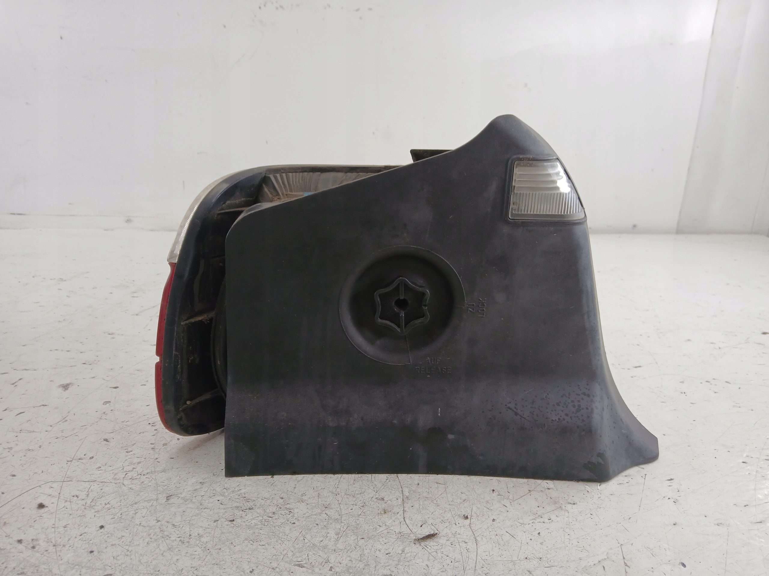 BMW E36 COMPACT light right rear part + WKLAD