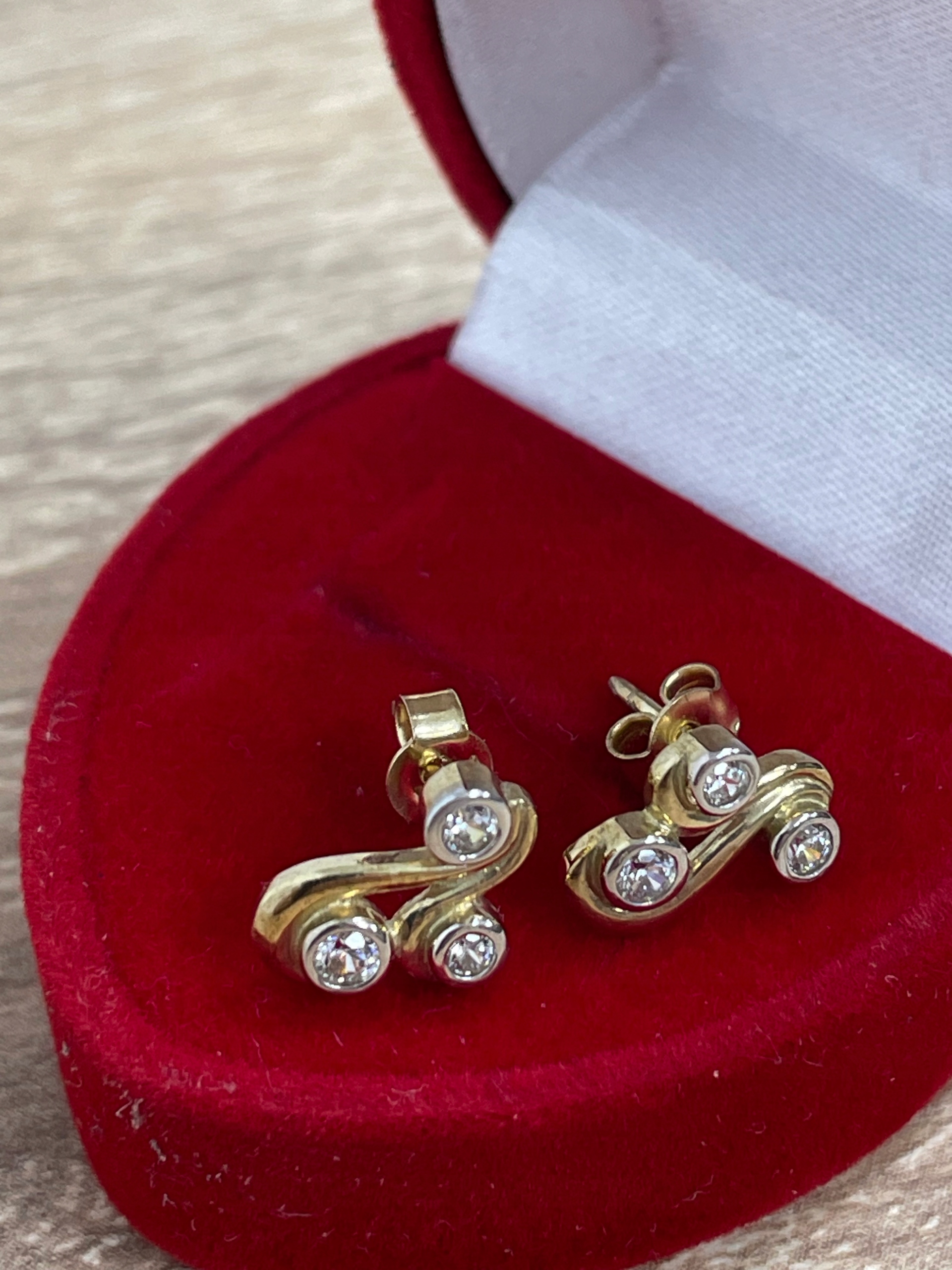 KOLCZYKI złote zap sztyft P 333 , 1,44 g Kolor dominujący złoty