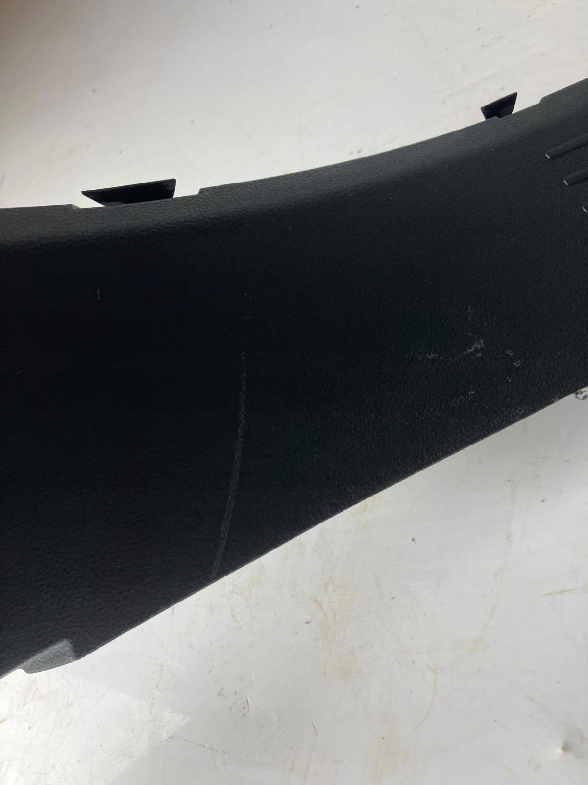 cover of the threshold MEGANE V E-TECH left rear part