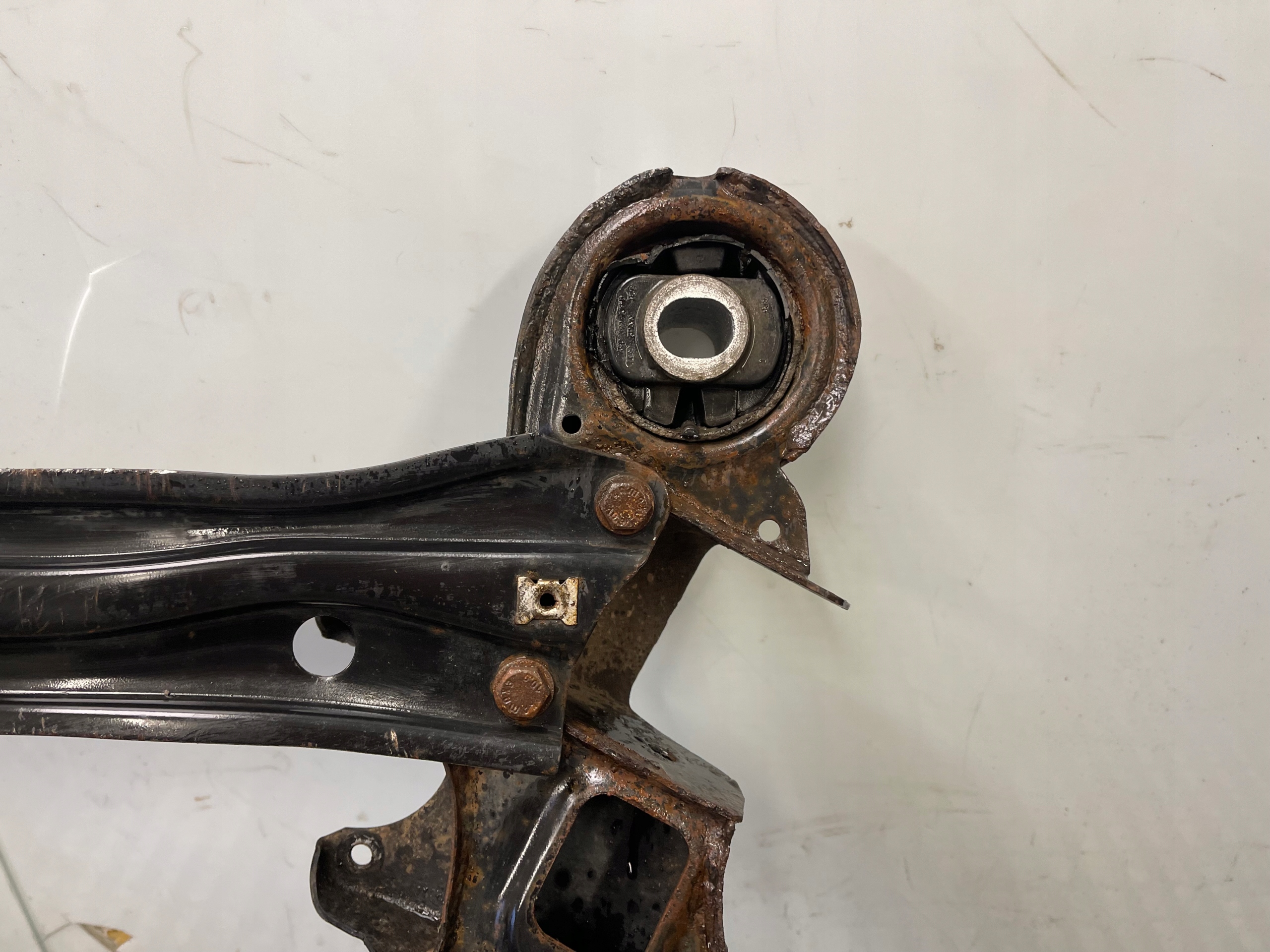 front sider axle beam axle beam AUDI A6 C6 2.7 3.0 TDI 4F0399313M