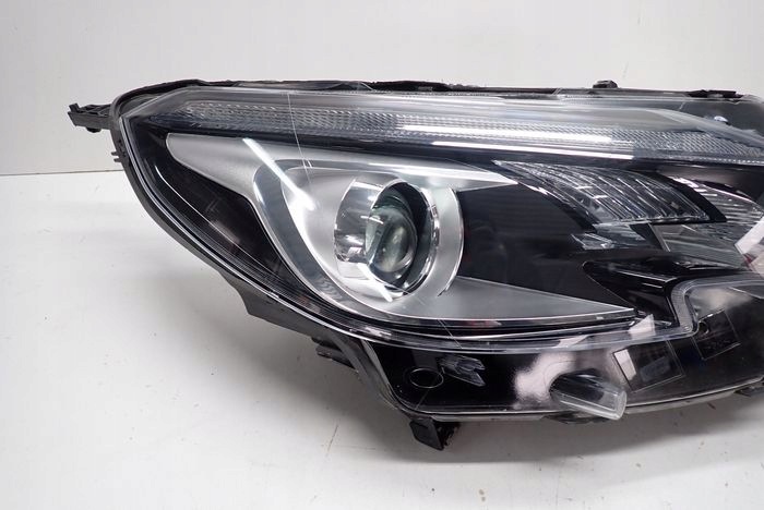 PEUGEOT 2008 LIFT 16- reflektor right light right 9814739580