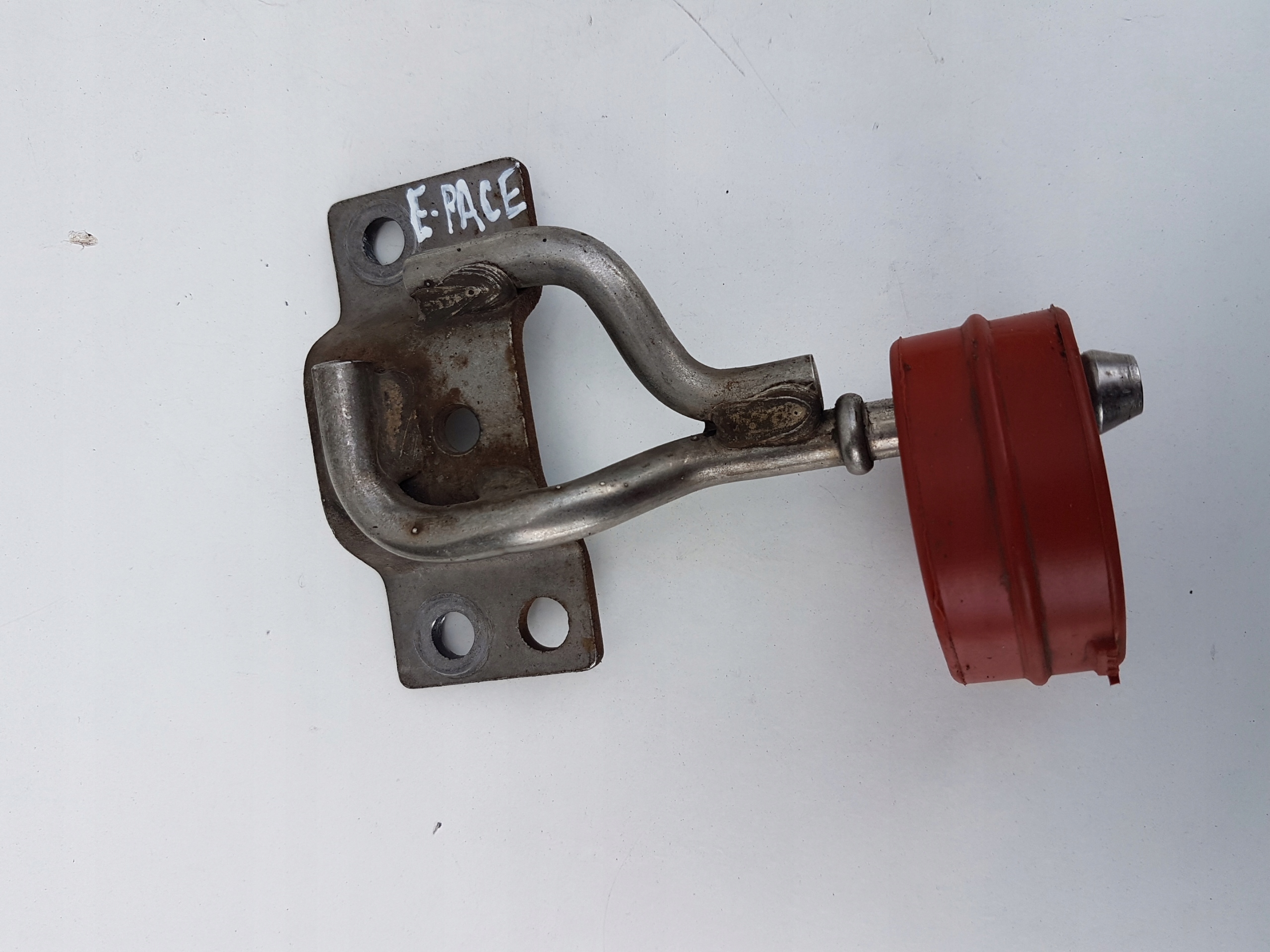 EJ73-5A262-AA - ВЕШАЛКА РЕЗИНОВАЯ КРЕПЛЕНИЕ ГЛУШИТЕЛЯ JAGUAR E-PACE 2.0 D