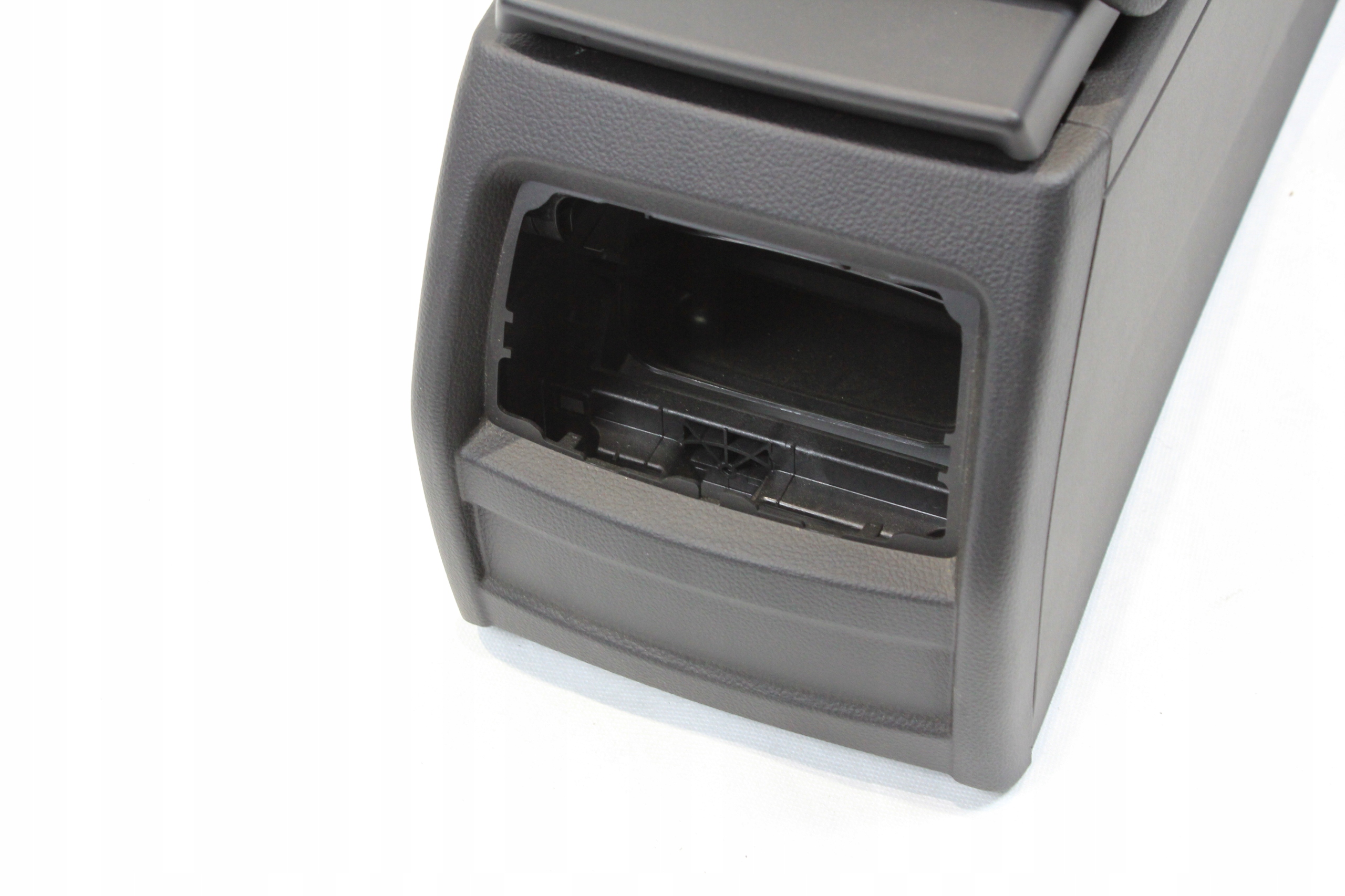 TUNEL PRZESUWANY PODŁOKIETNIK BMW F30 F32 F34 F36 Typ samochodu Samochody osobowe