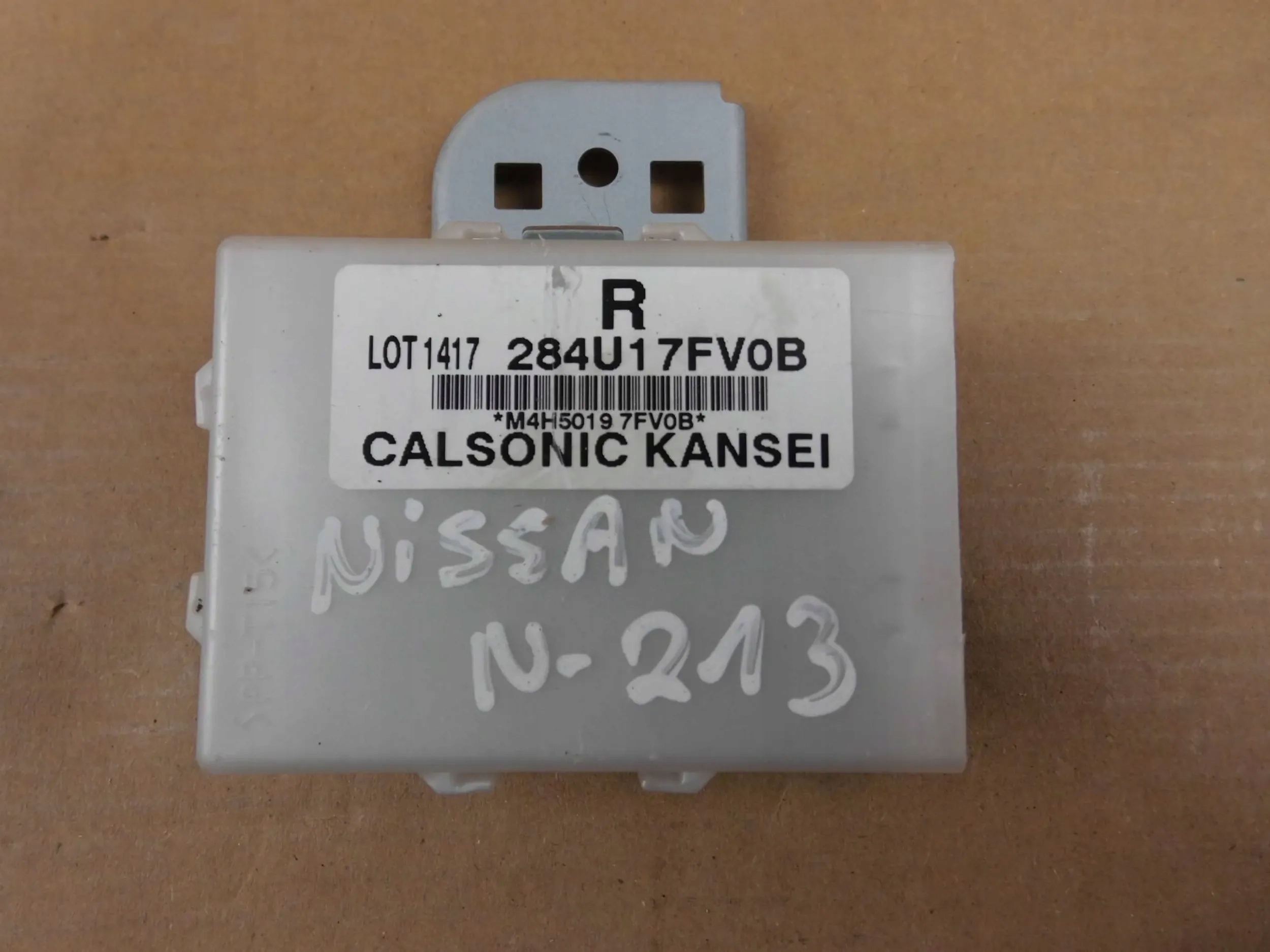 Nissan X-Trail T32 module computer control unit 284U1 7FV0B