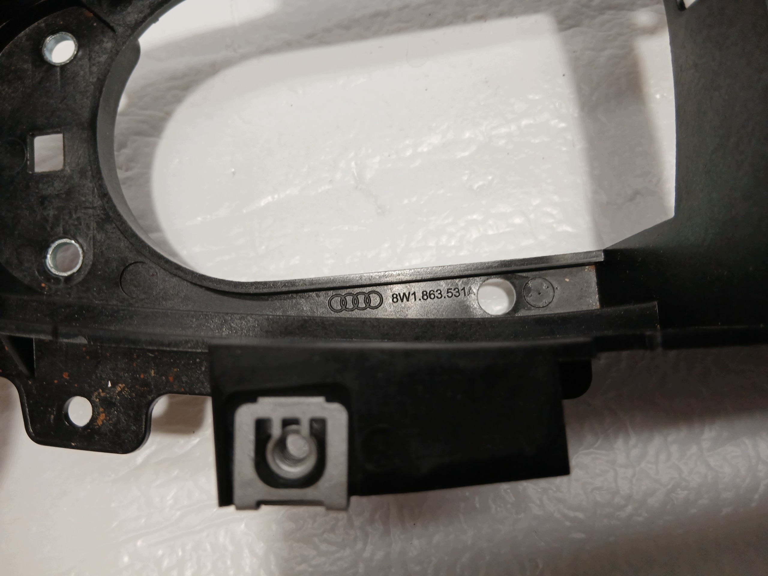 AUDI A4 B9 LIFT bracket holder TUNELU 8W1863531A