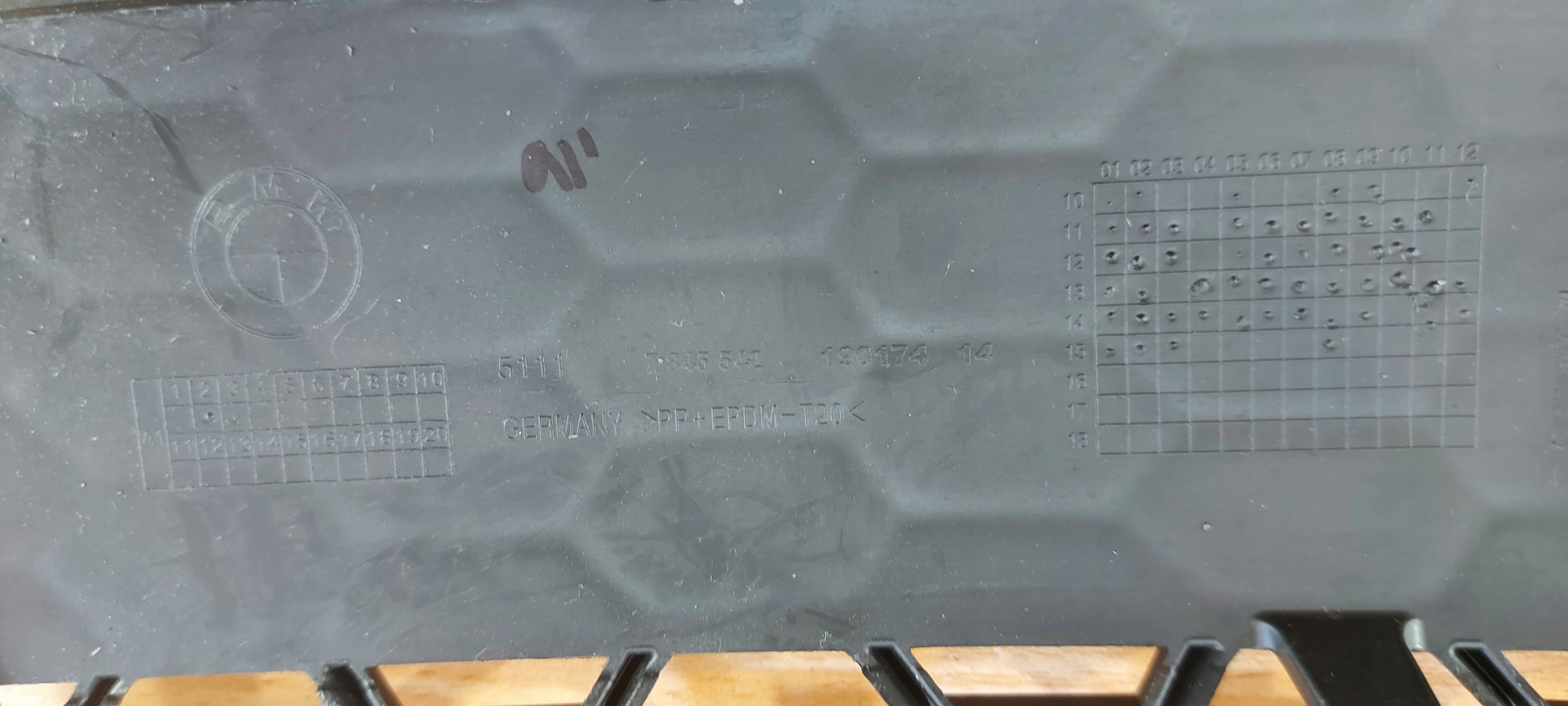 BMW X1 E84 m-packet grid of a bumper new ORG 040