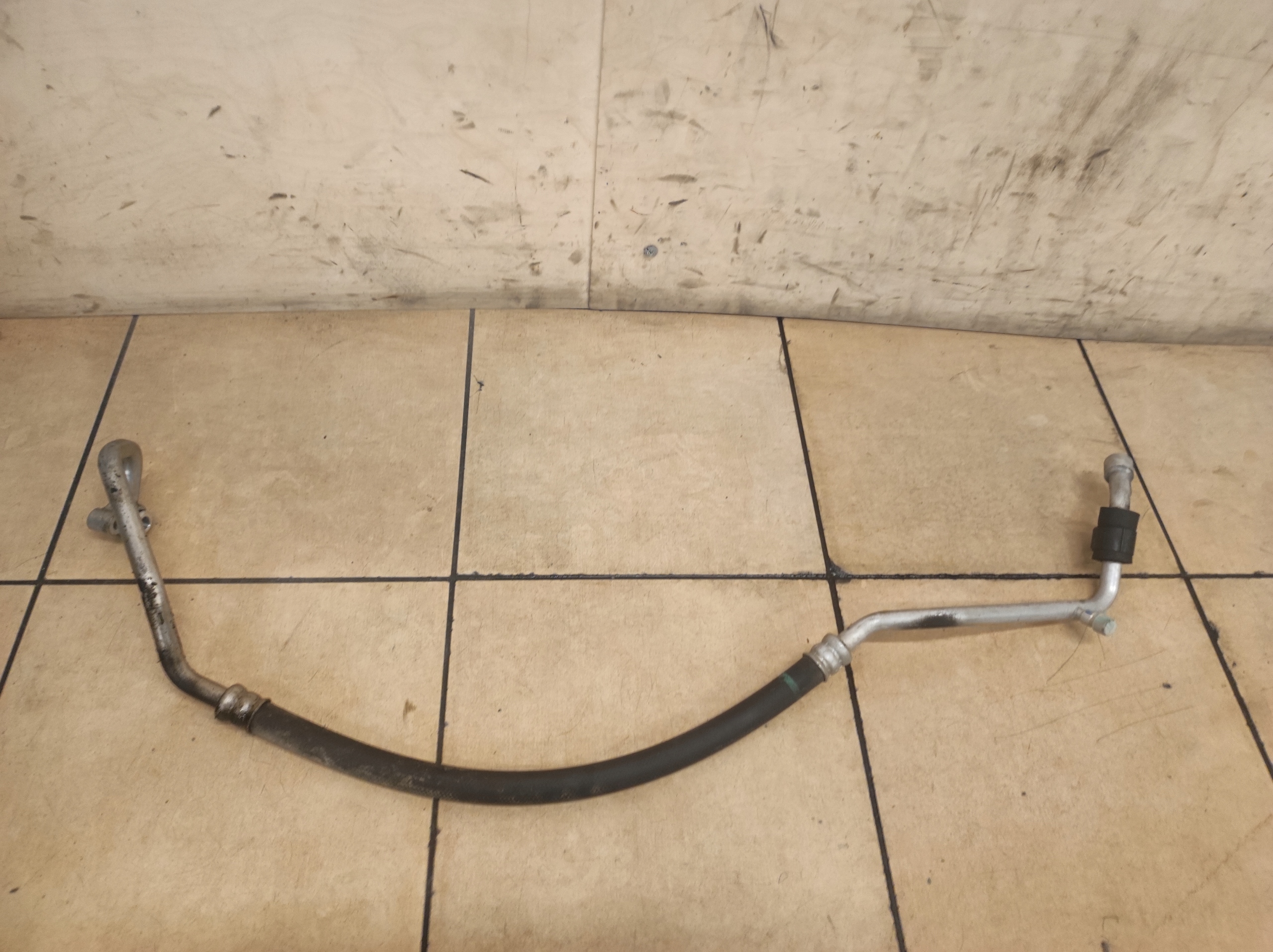 15-19r - Трубка трубопровід кондиціонера Міцубісі Л200