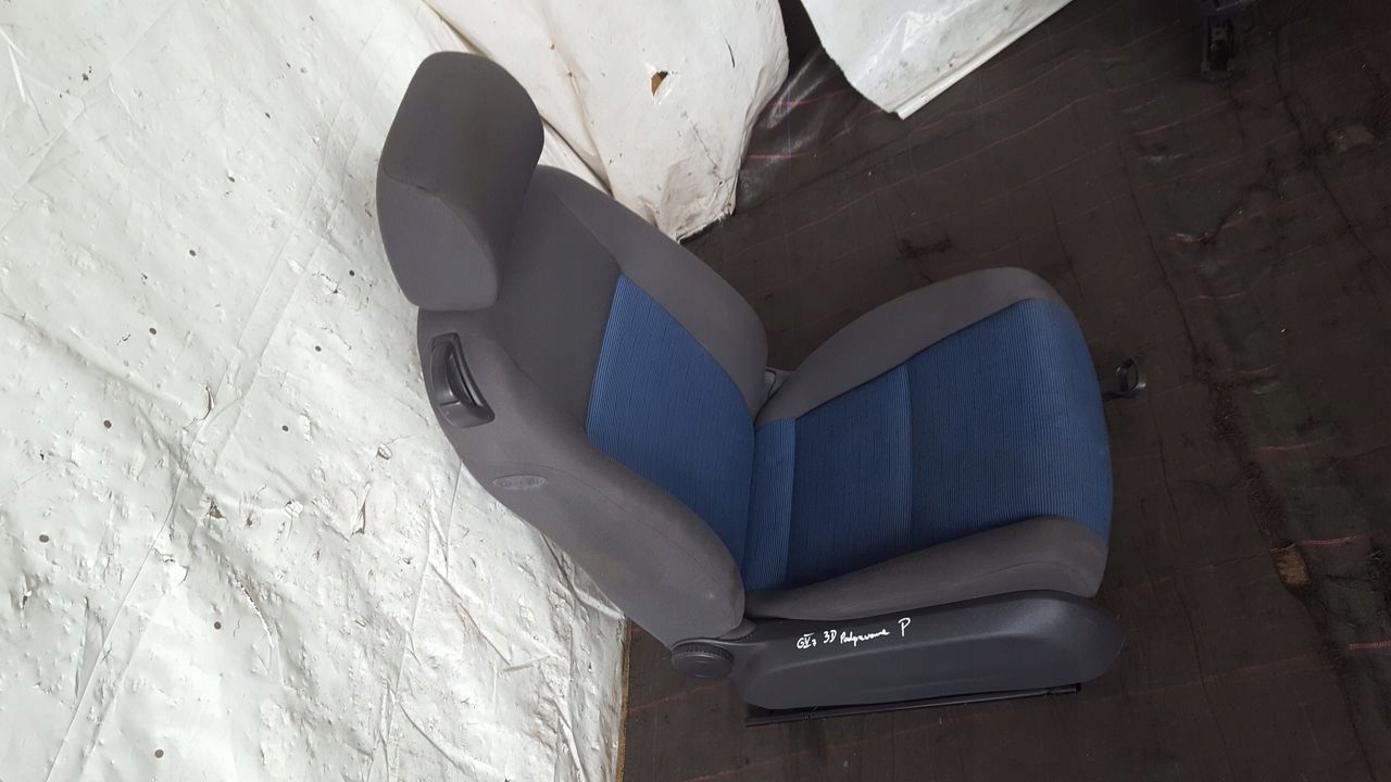 Siège Avant Droite Passegers VW Golf V 3D