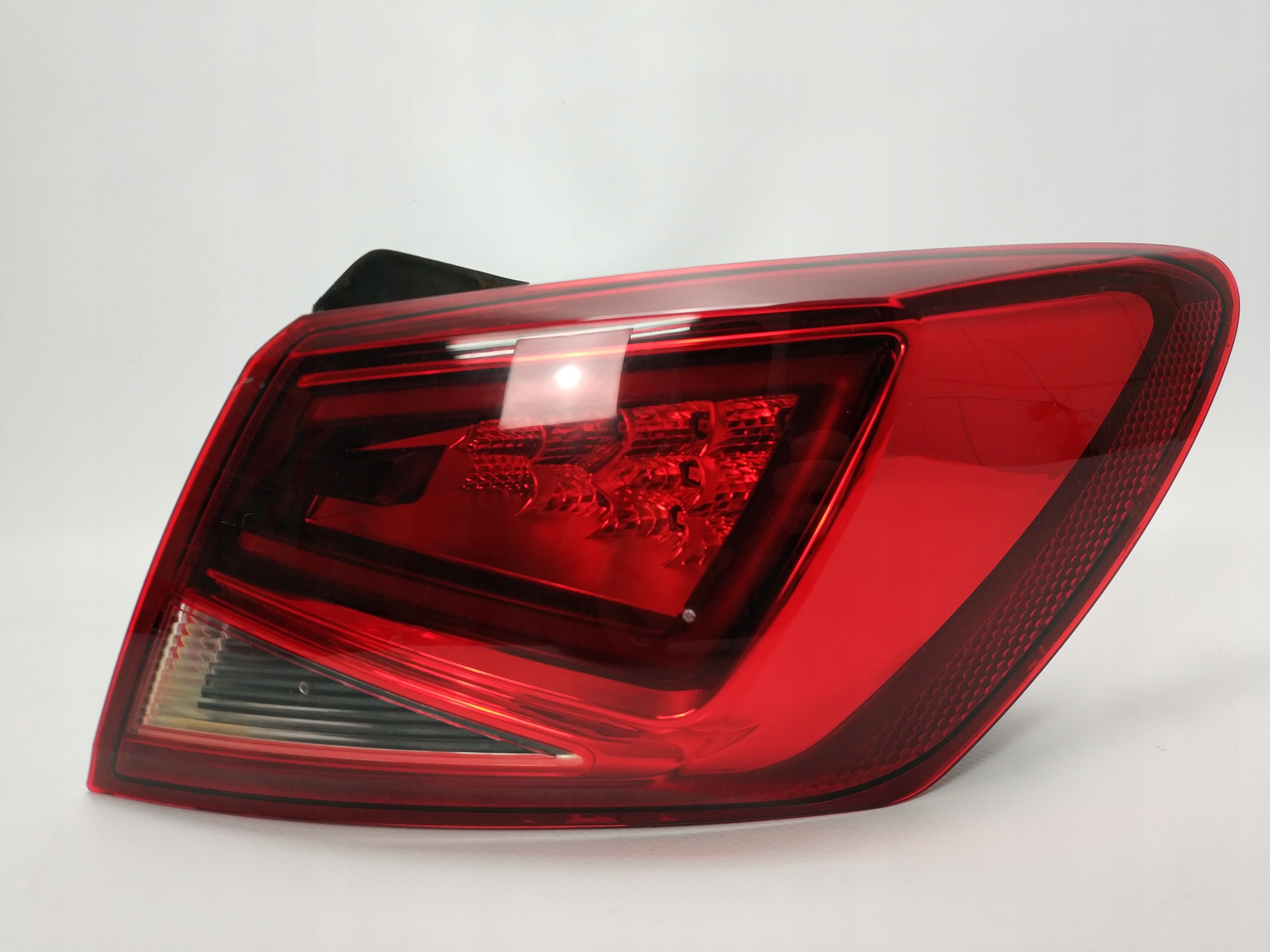 SEAT LEON III 3 lampa LED tył tylna prawa Producent części SEAT OE