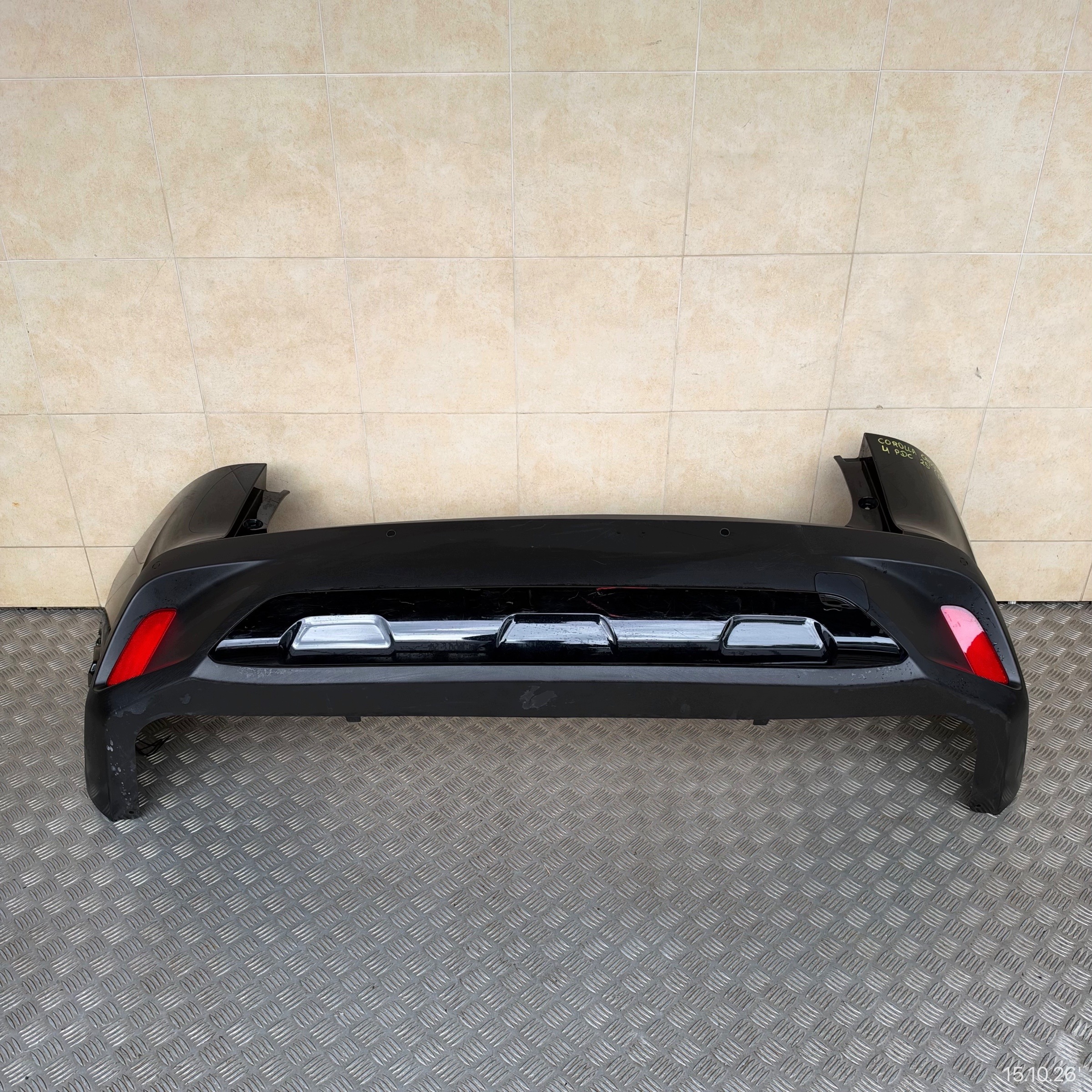 bumper rear complete TOYOTA COROLLA CROSS 2025 year 4 PDC