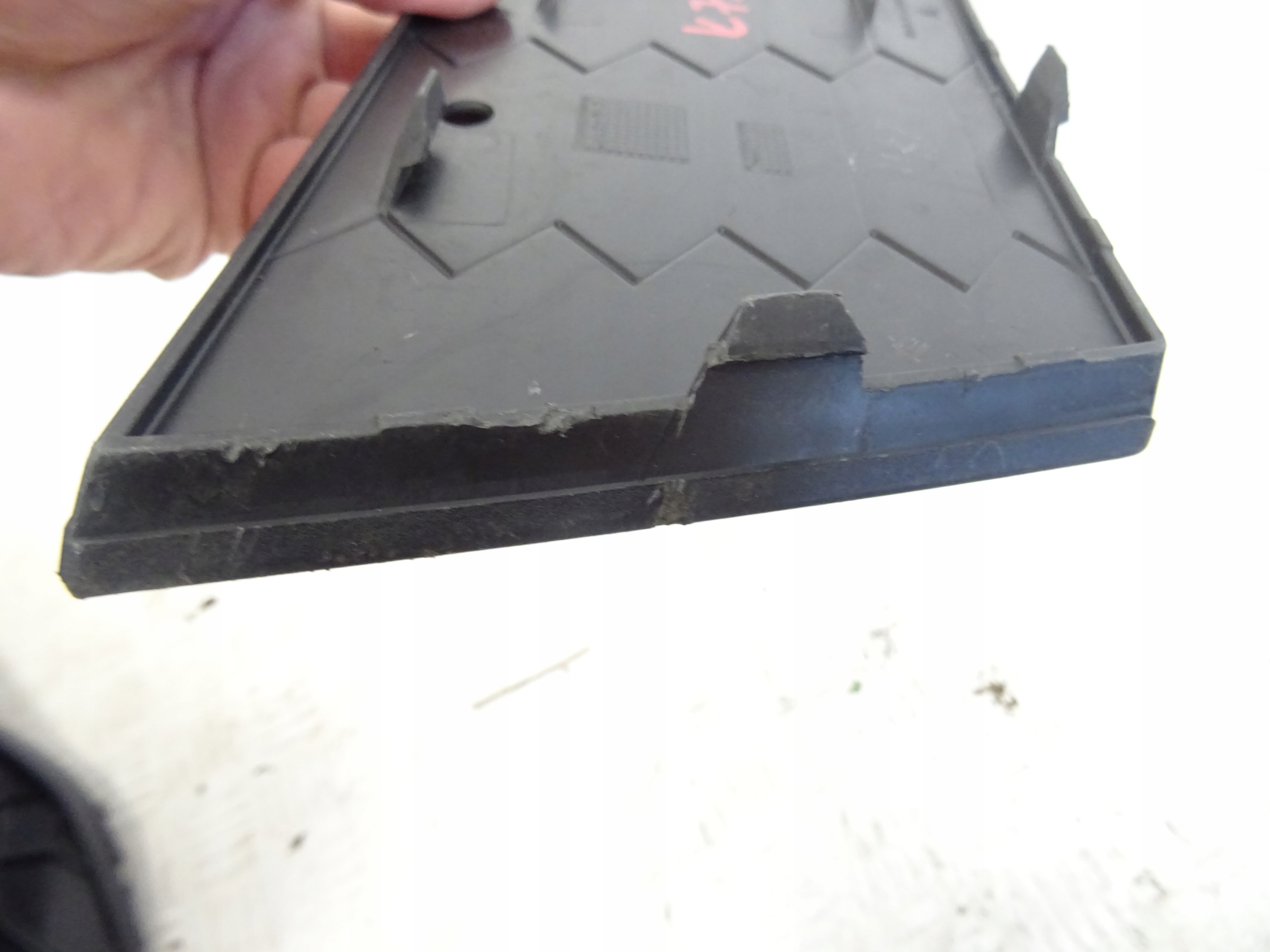 grid of a bumper front front right SKODA OCTAVIA III RS 5E0807682E