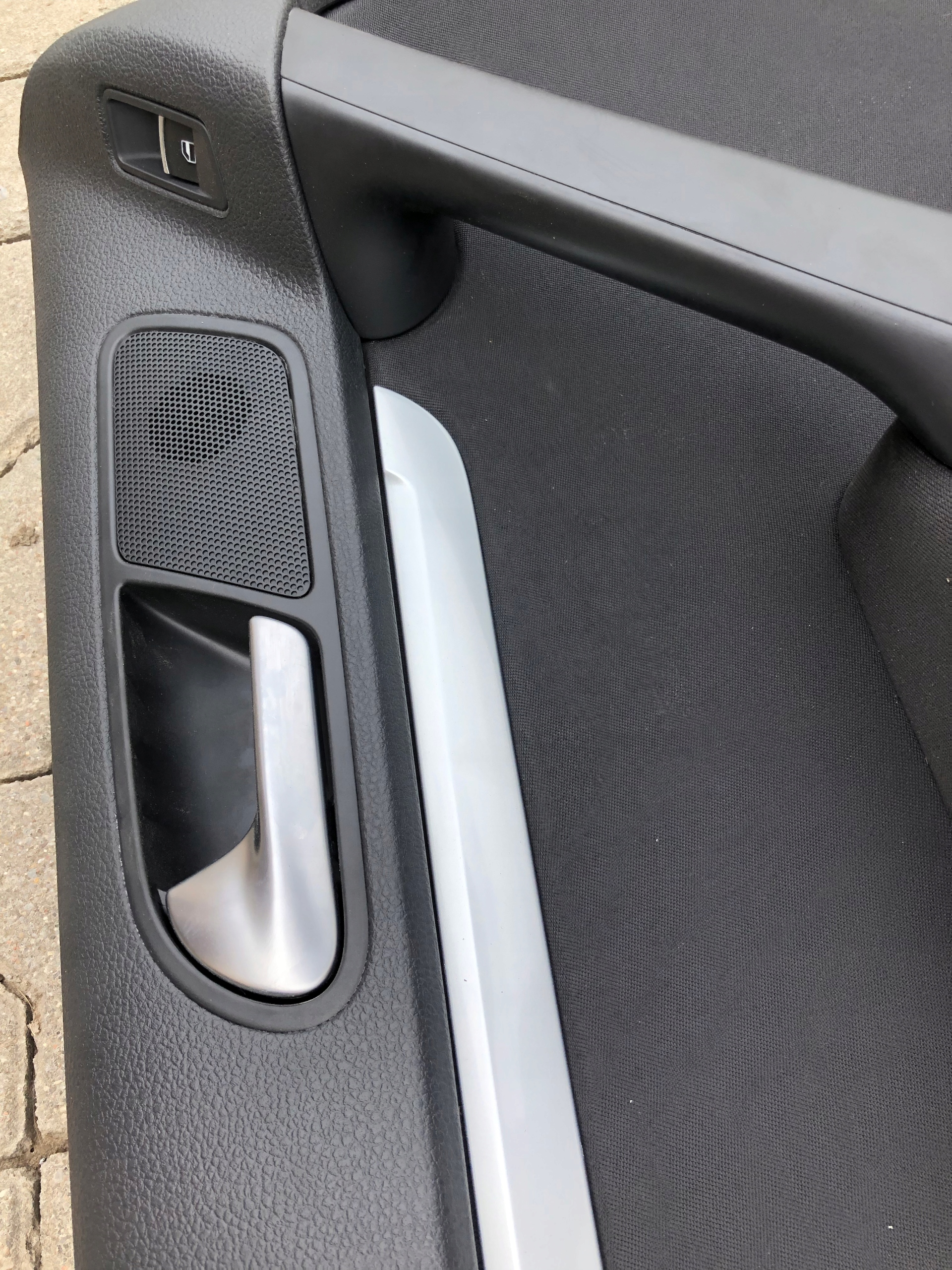 TIGUAN LIFT upholstery side left rear part 0045