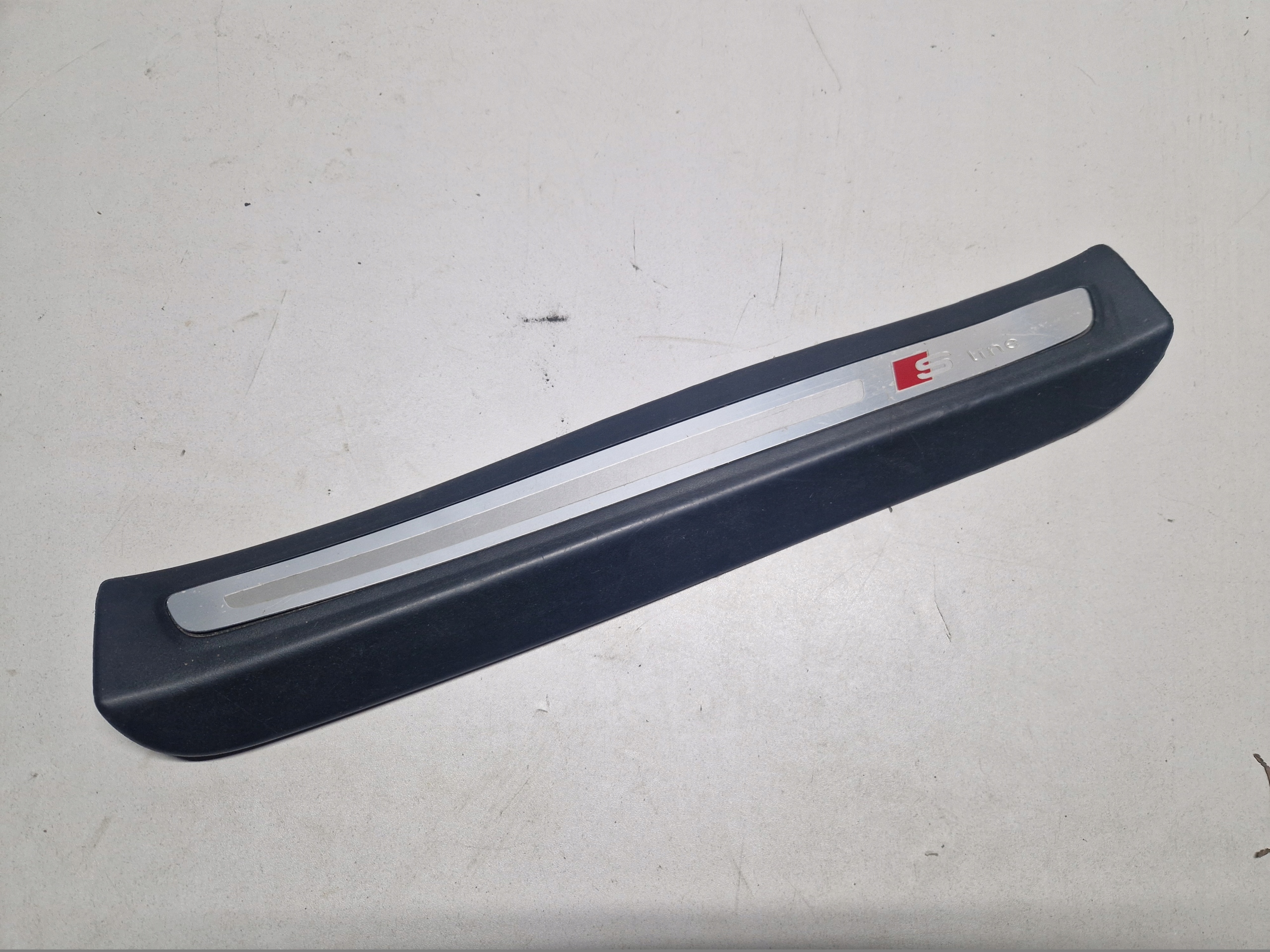 moulding threshold cap left rear part rear AUDI Q7 4L S-LINE 4L0853375B