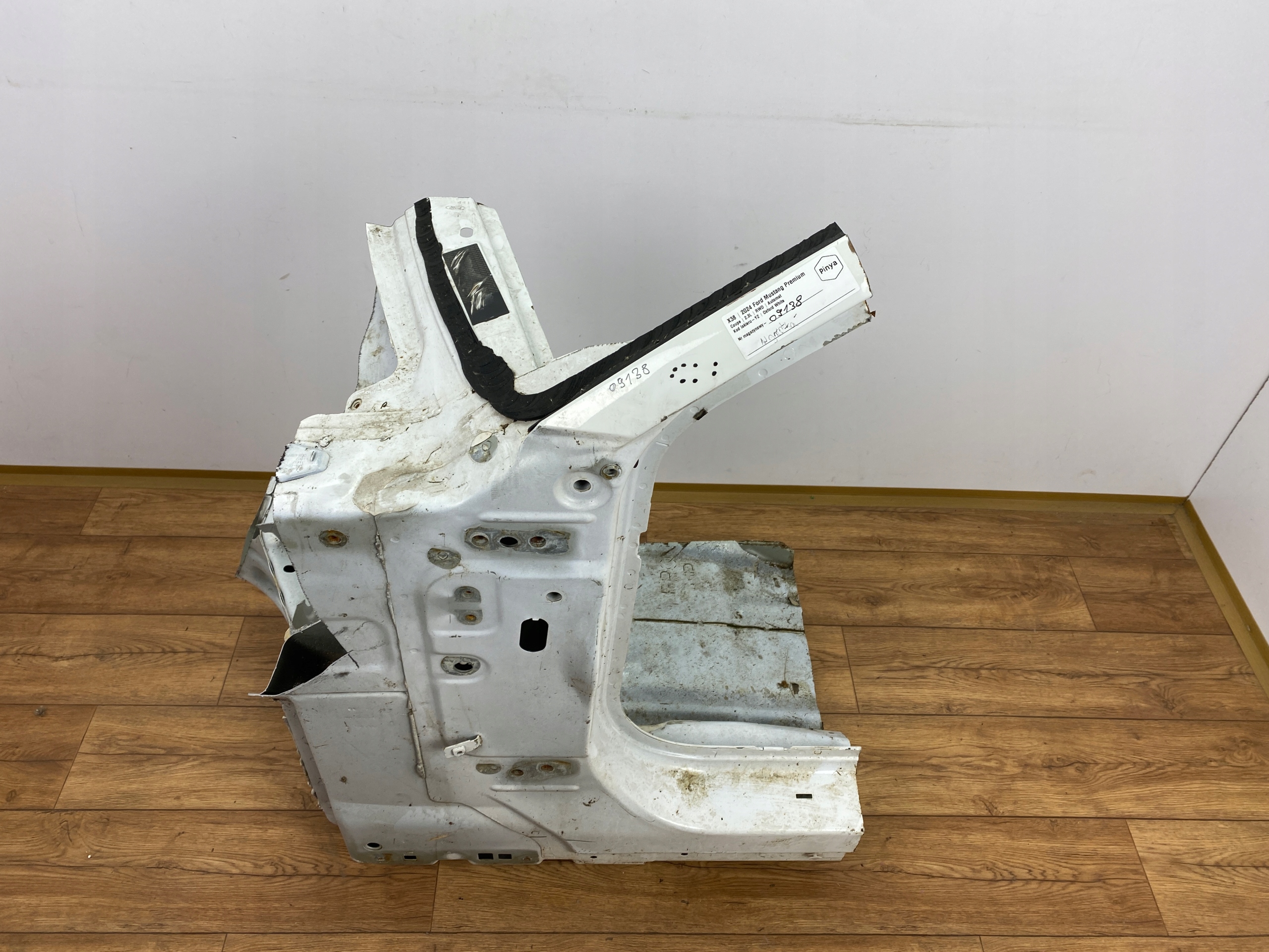 pillar quarter left front Ford Mustang 2015+ USA