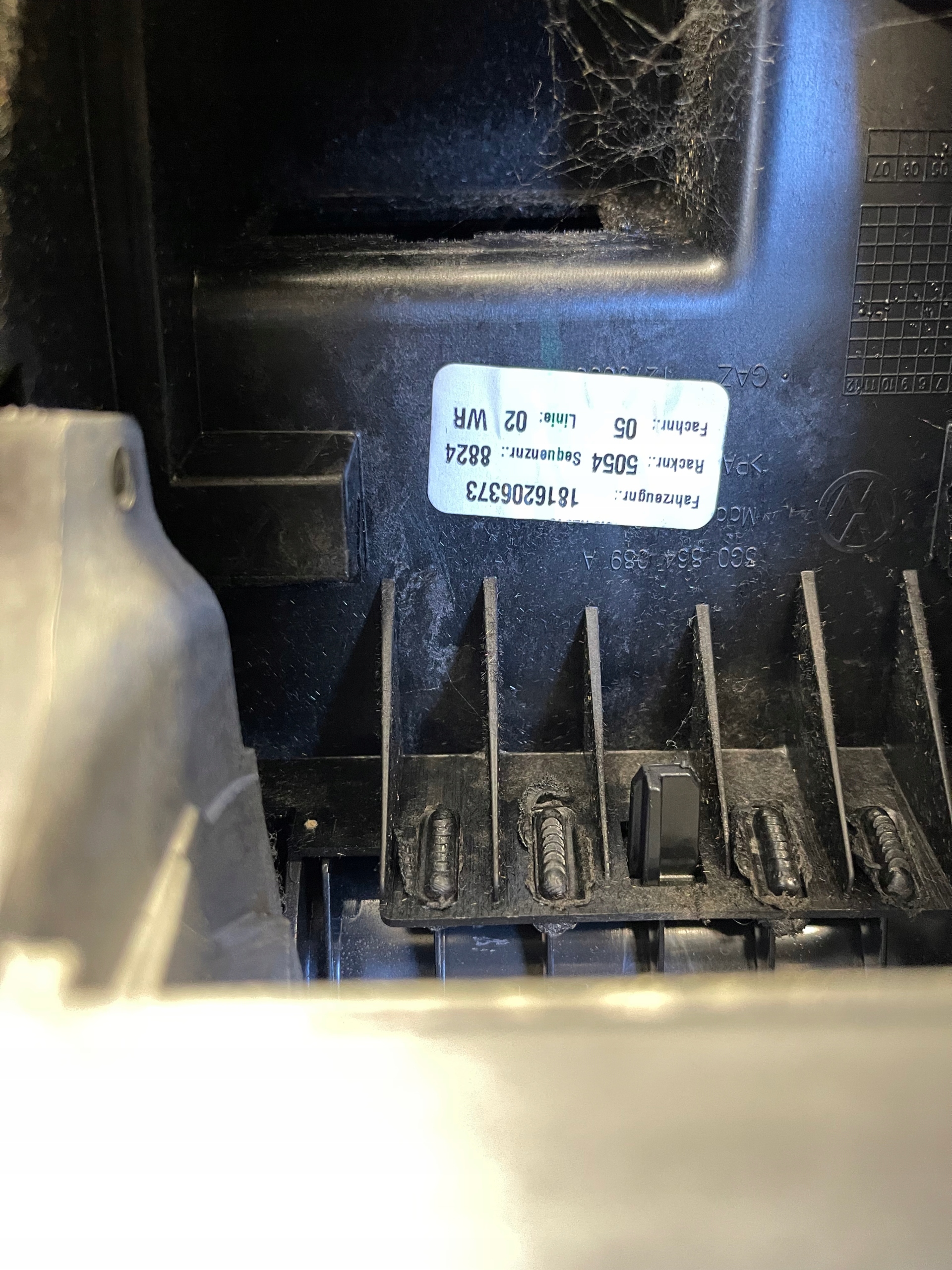VW PASSAT B8 TUNEL central armrest EUROPA