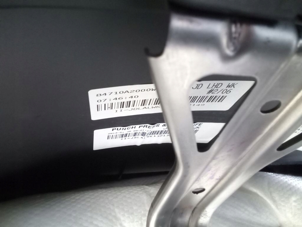 Kia Ceed II 2 dashboard instrument panel console 84710A2000W