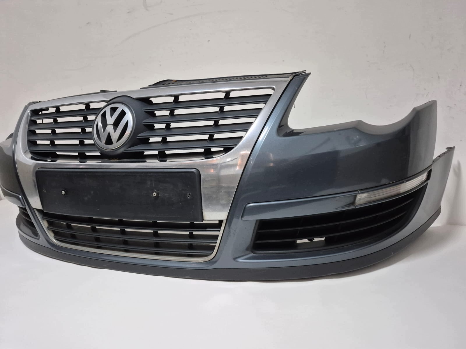 VW PASSAT B6 3C0 06- bumper front front 3C0807221