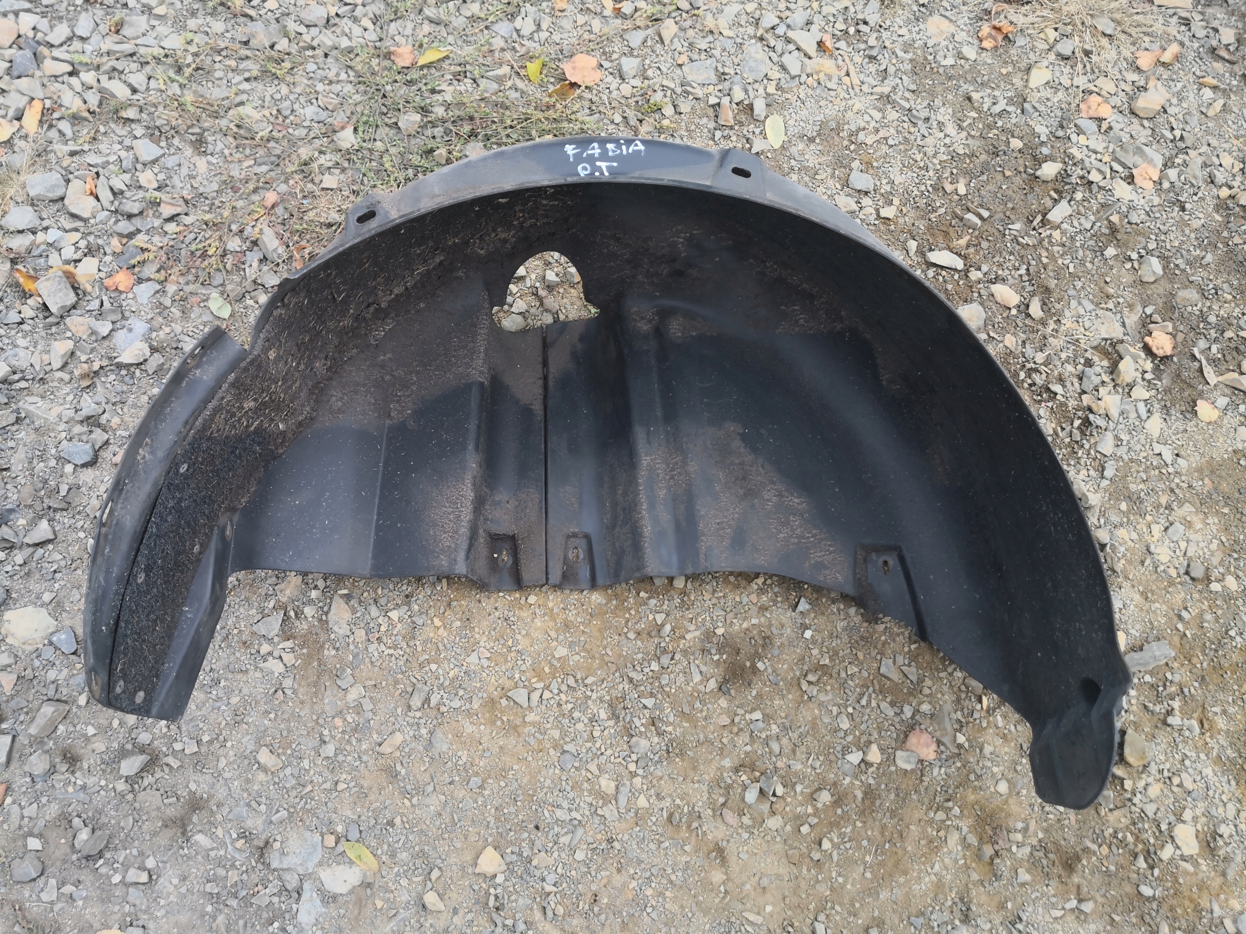 mudguard right rear part SKODA FABIA and 6Y9810972
