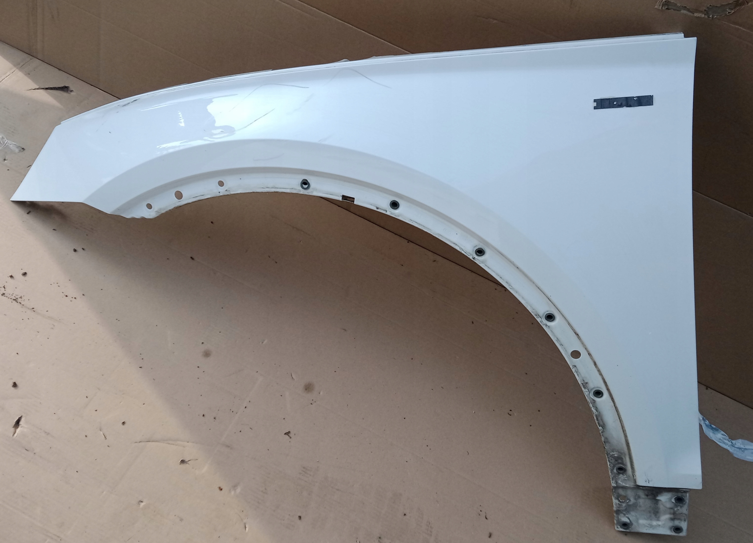 BŁOTNIK LEWY AUDI Q5 80A