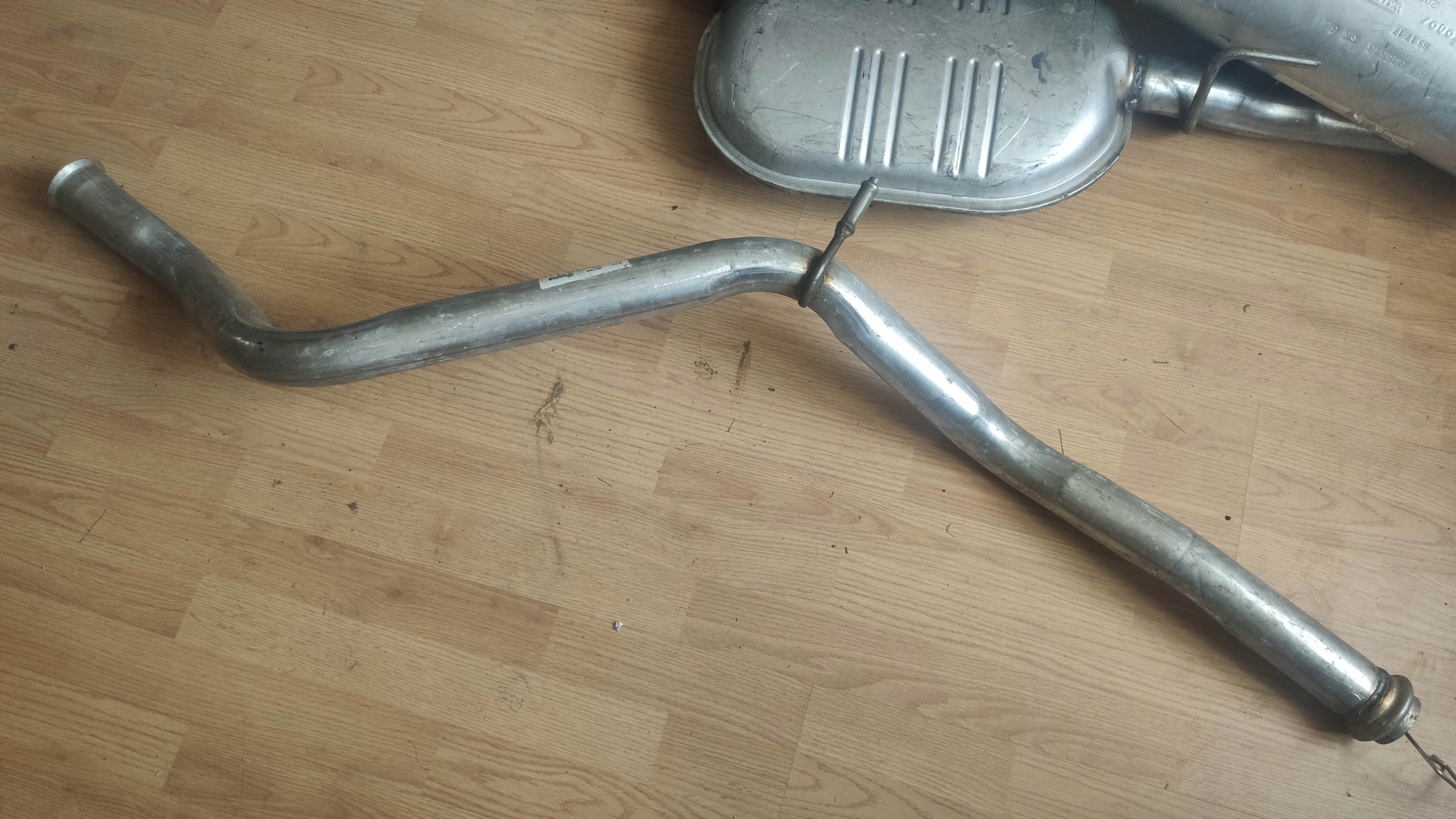 TLUMIK RURA WYDECHOWA PEUGEOT 308 2 0 HDI 04