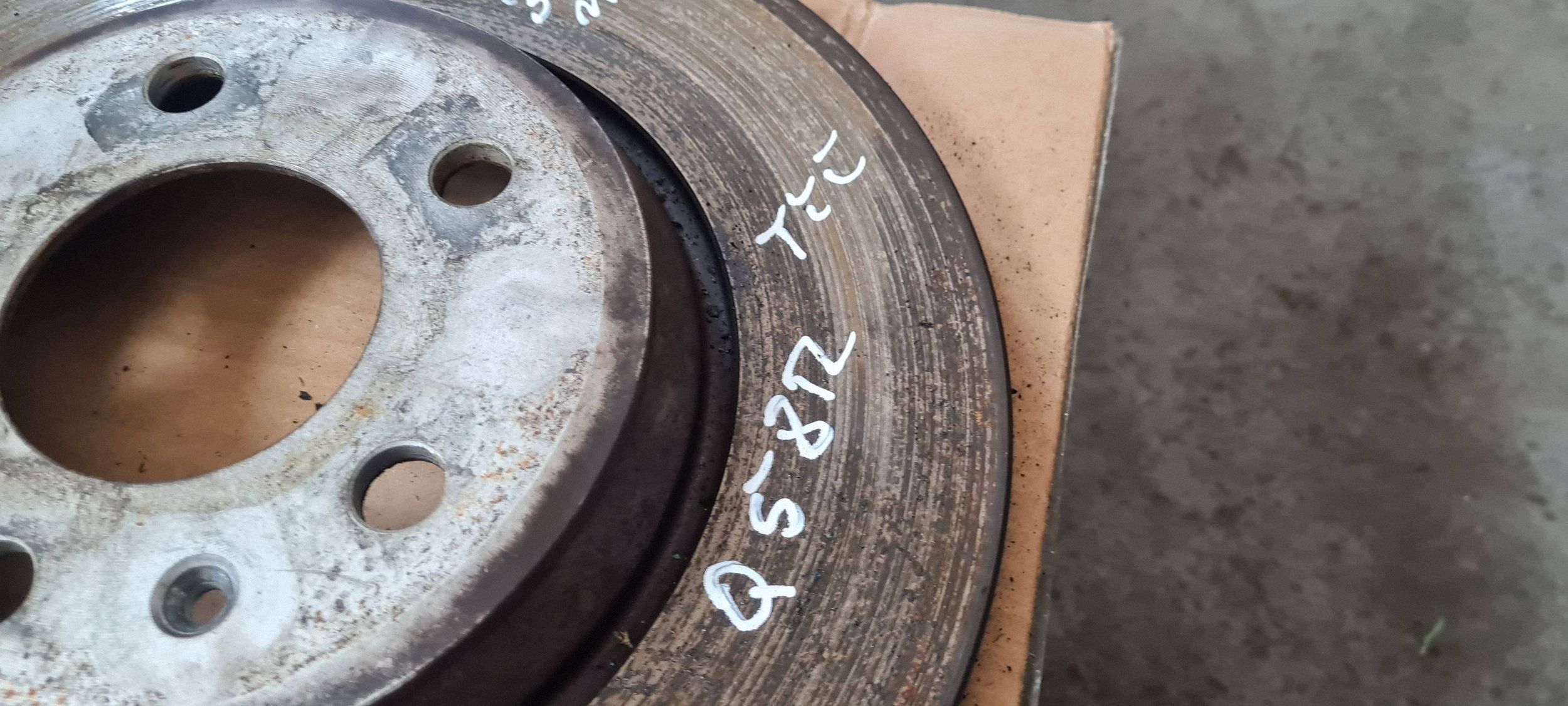 Q5 8R LIFT disc discs brake rear. replacement 2 pieces 300MM A4 B8 A5