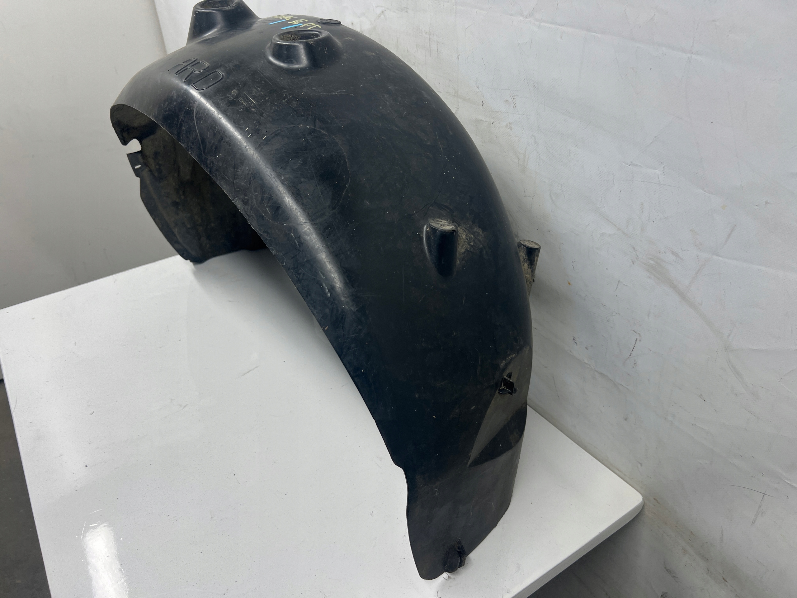 Trafic III mudguard right rear part right rear. 767481698R