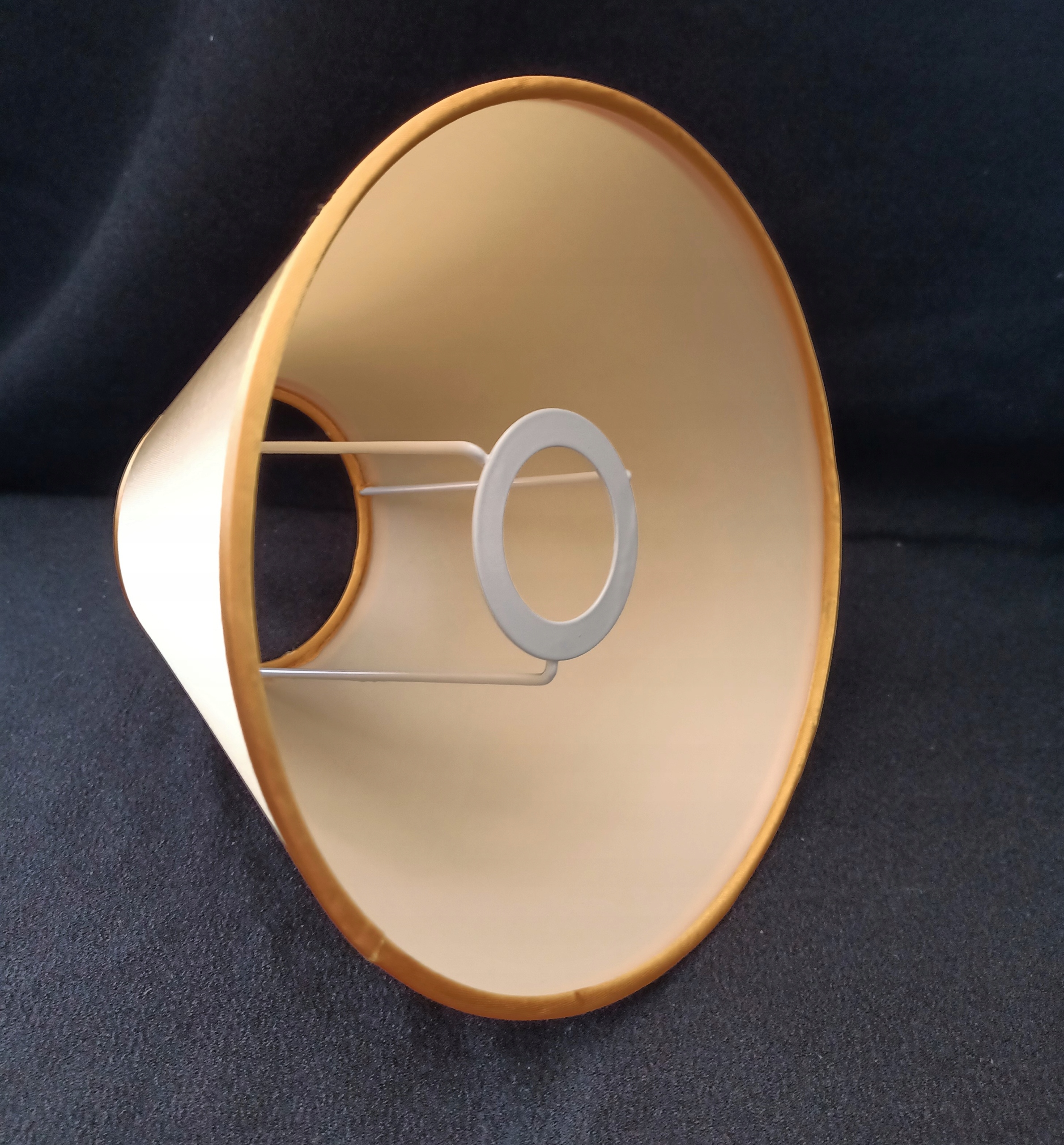 ABAŻUR ZŁOTY NA GWINT MATERIAŁOWY 3.4