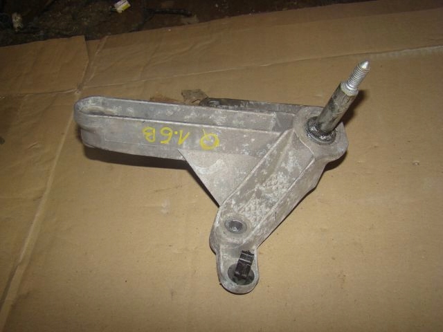 Nissan Qashqai J10 1.6 B Лапа кріплення