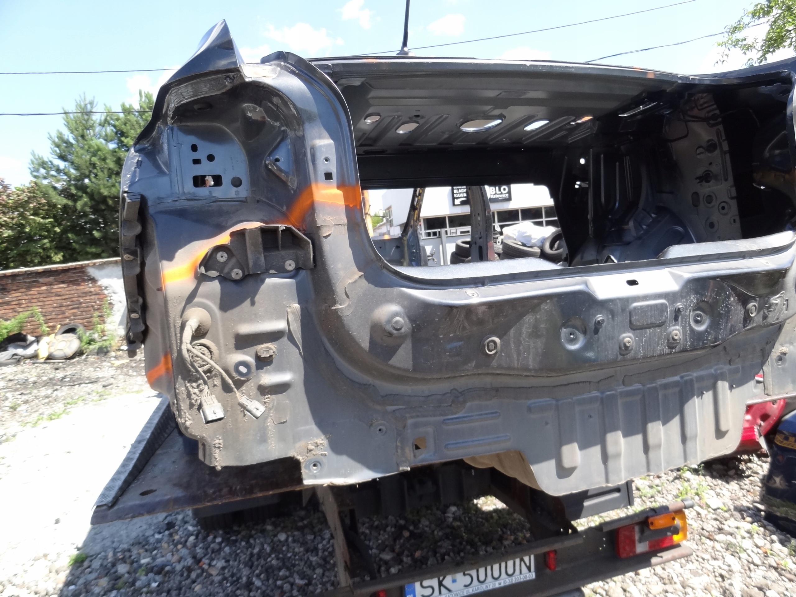 DACIA LOGAN III 2021 SEDAN PAS TYLNY Z PODLOGA Producent części Dacia OE