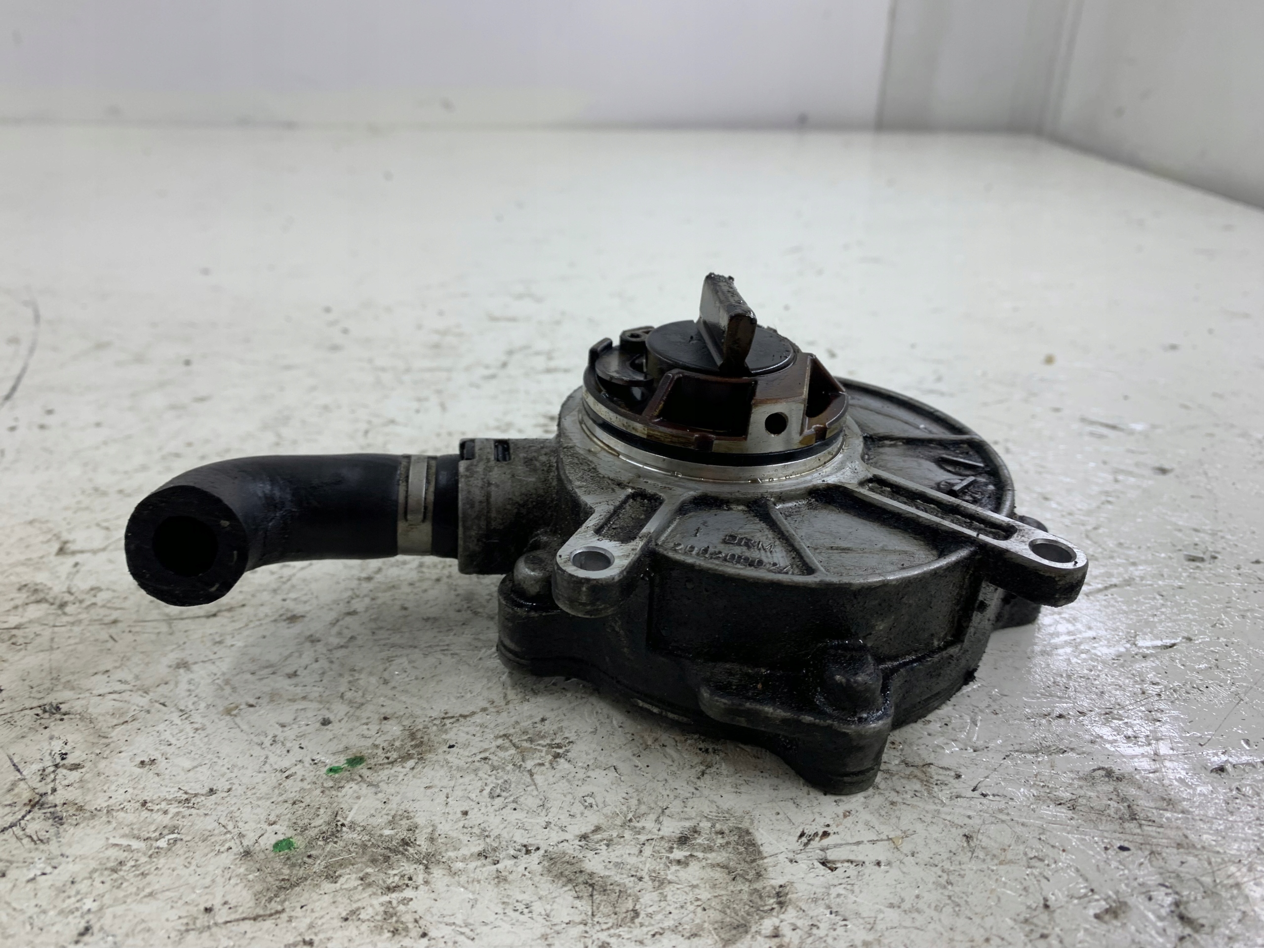 AUDI A6 C6 3.2 V6 FSI pump VACUM VAKUM vacual