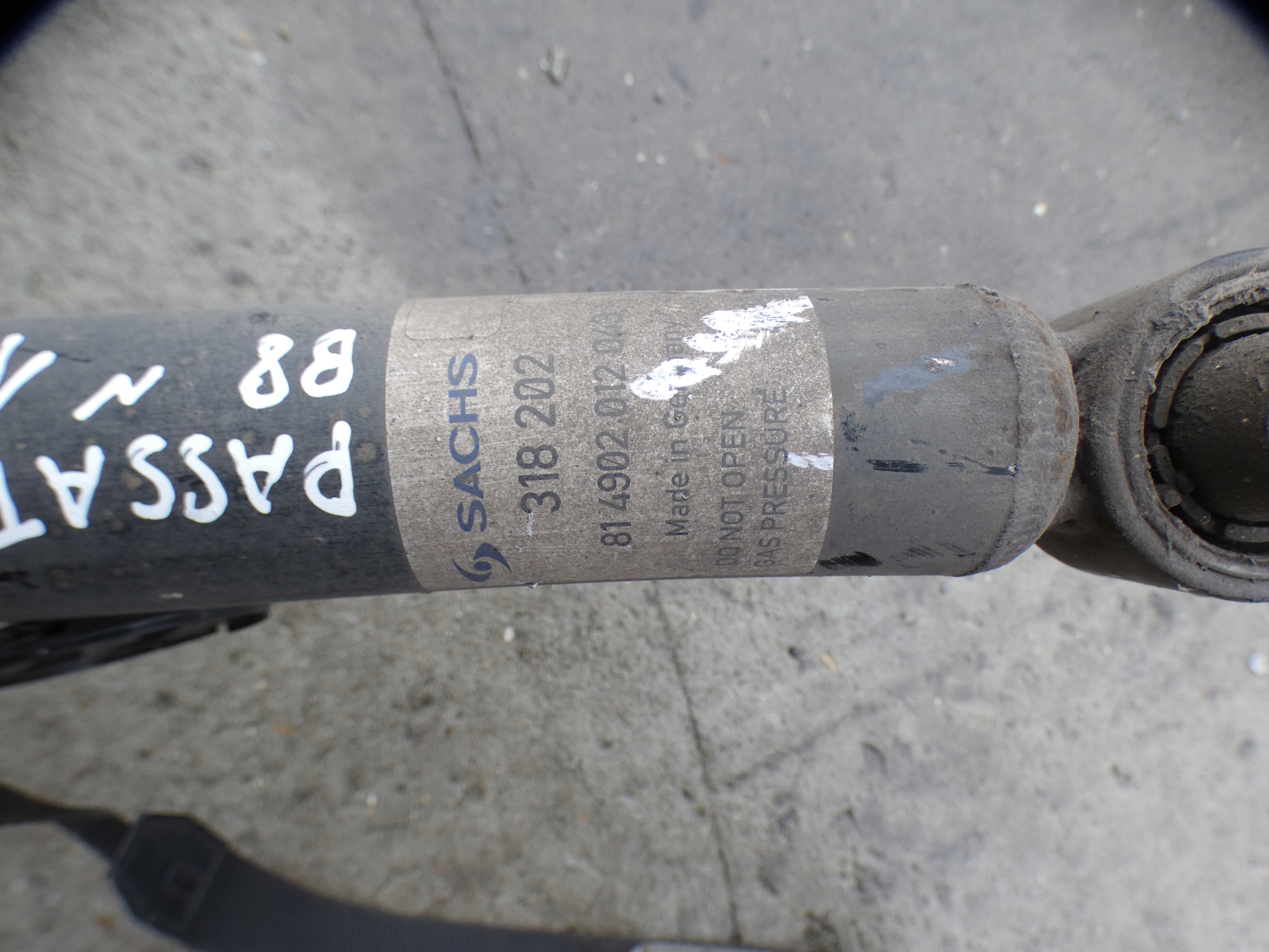 VW PASSAT B8 right left side shock absorber rear