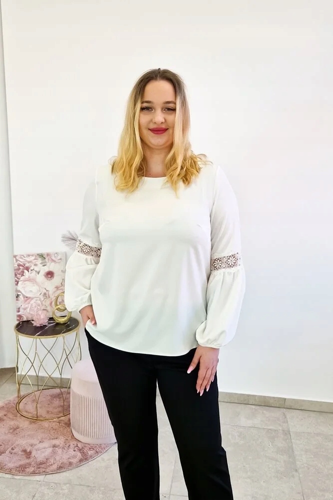 Dámská halenka s bufiastými rukávy a krajkou 44