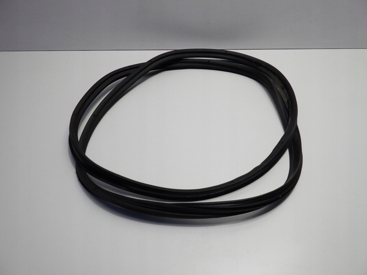 SX4 S CROSS 22R N. MODEL прокладка крышки багажника