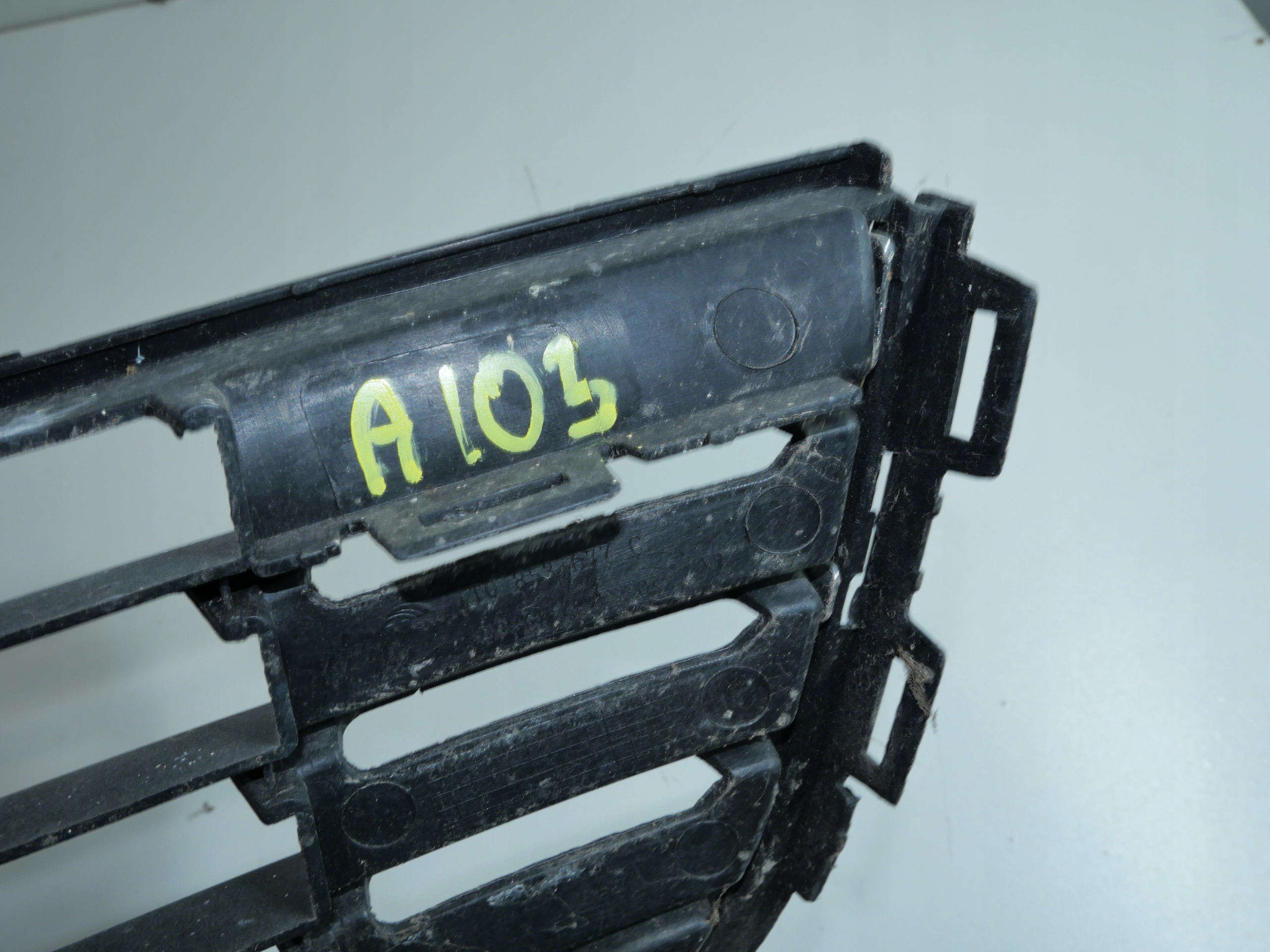 VW TOURAN grill grille grid central front 1T0853677C